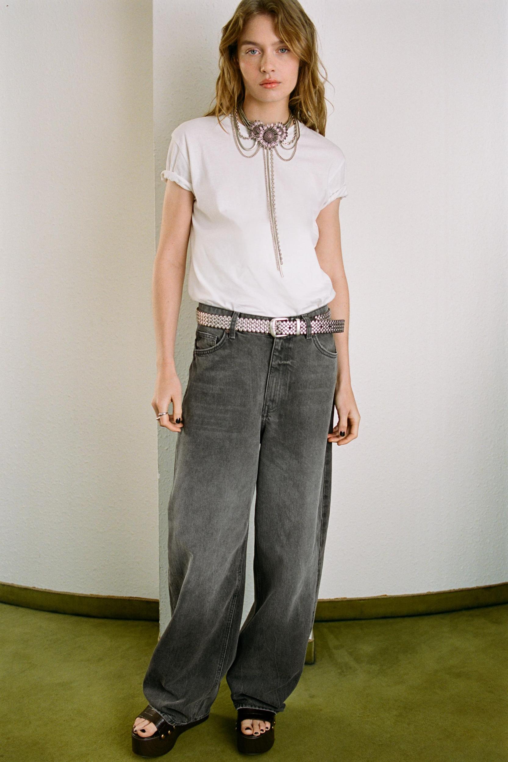 MID-RISE RELAXED OVERSIZE JEANS Product Image