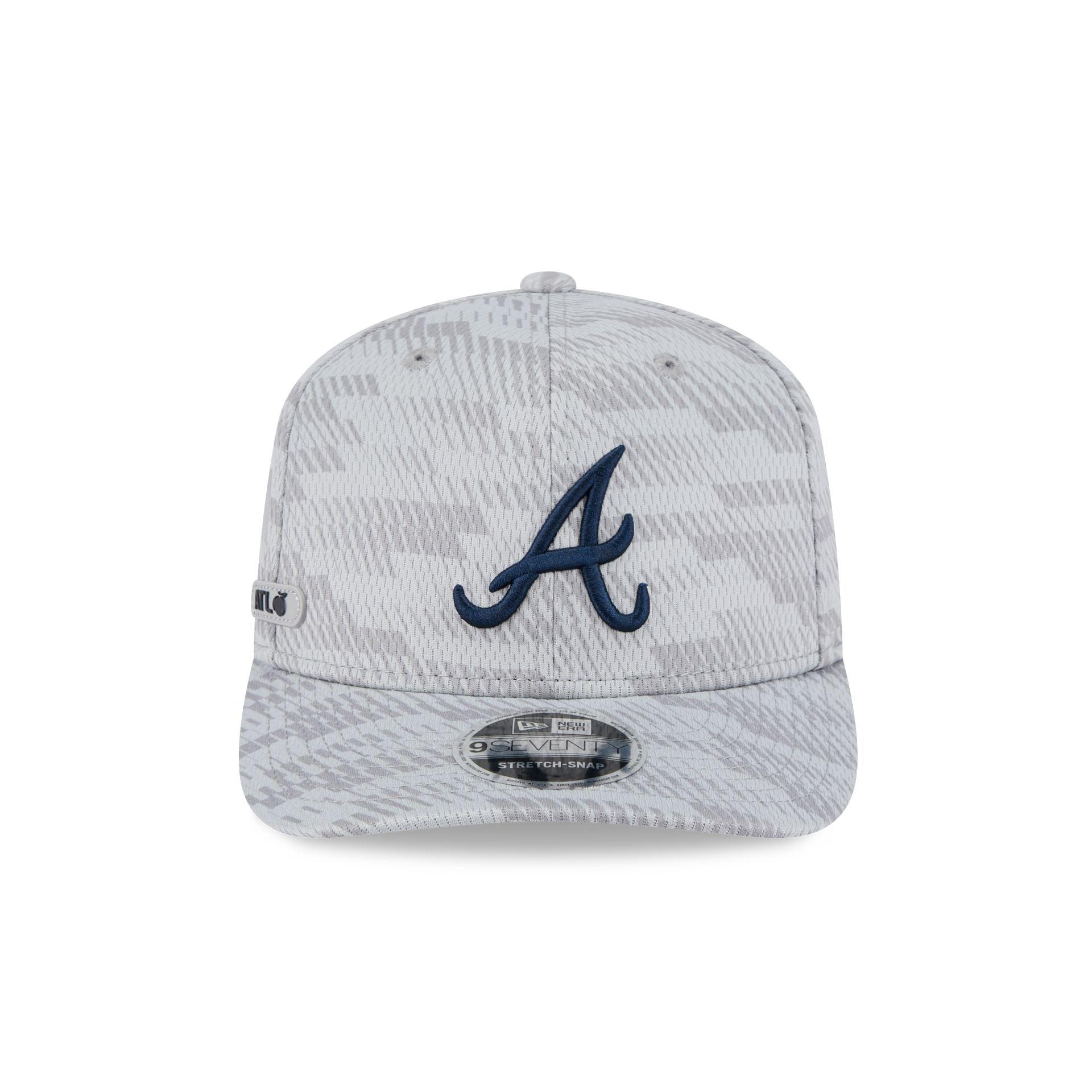Atlanta Braves 2025 Clubhouse Gray 9SEVENTY Stretch-Snap Hat Male Product Image