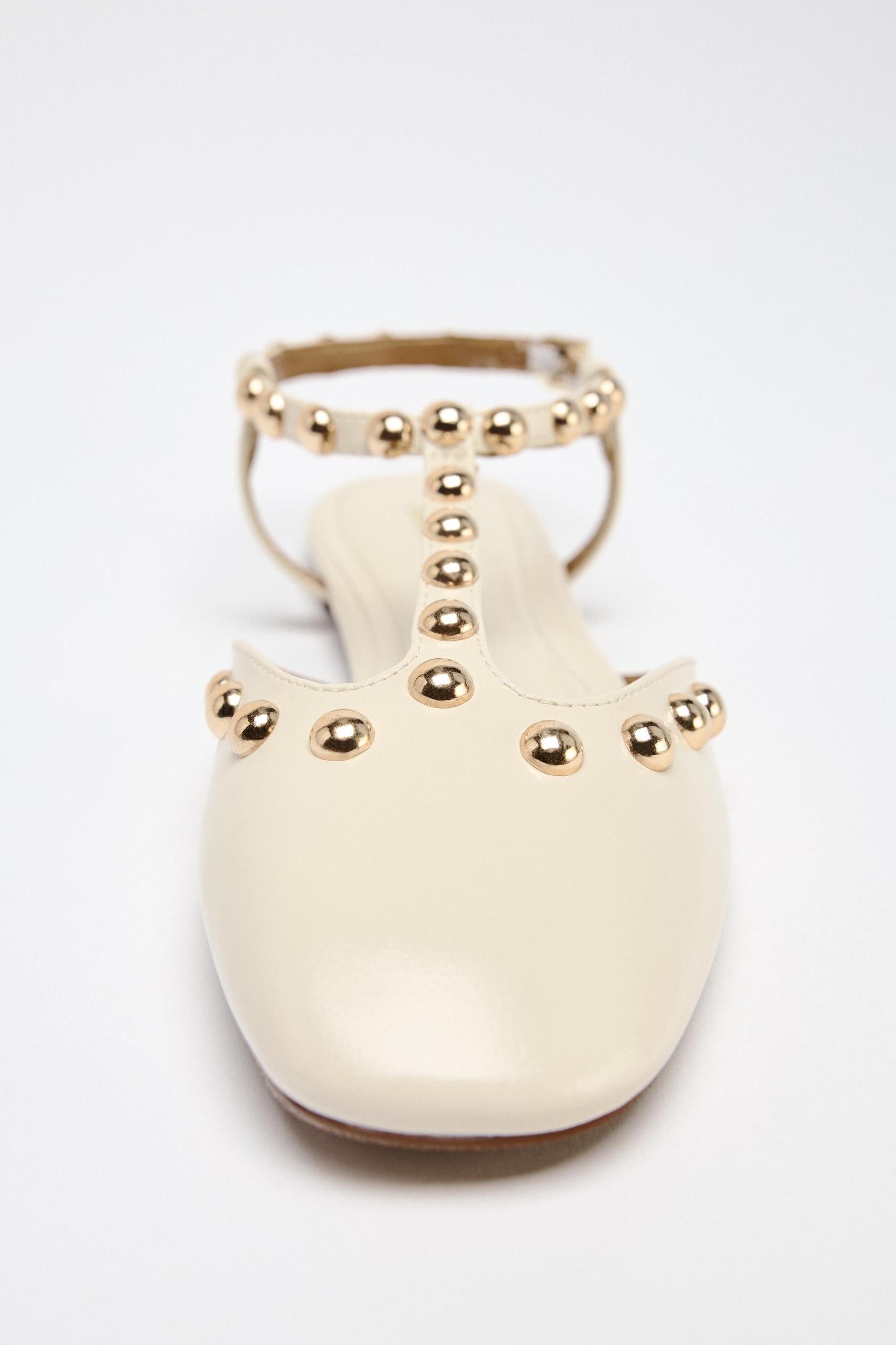 LOW HEELED STUDDED SHOES Product Image