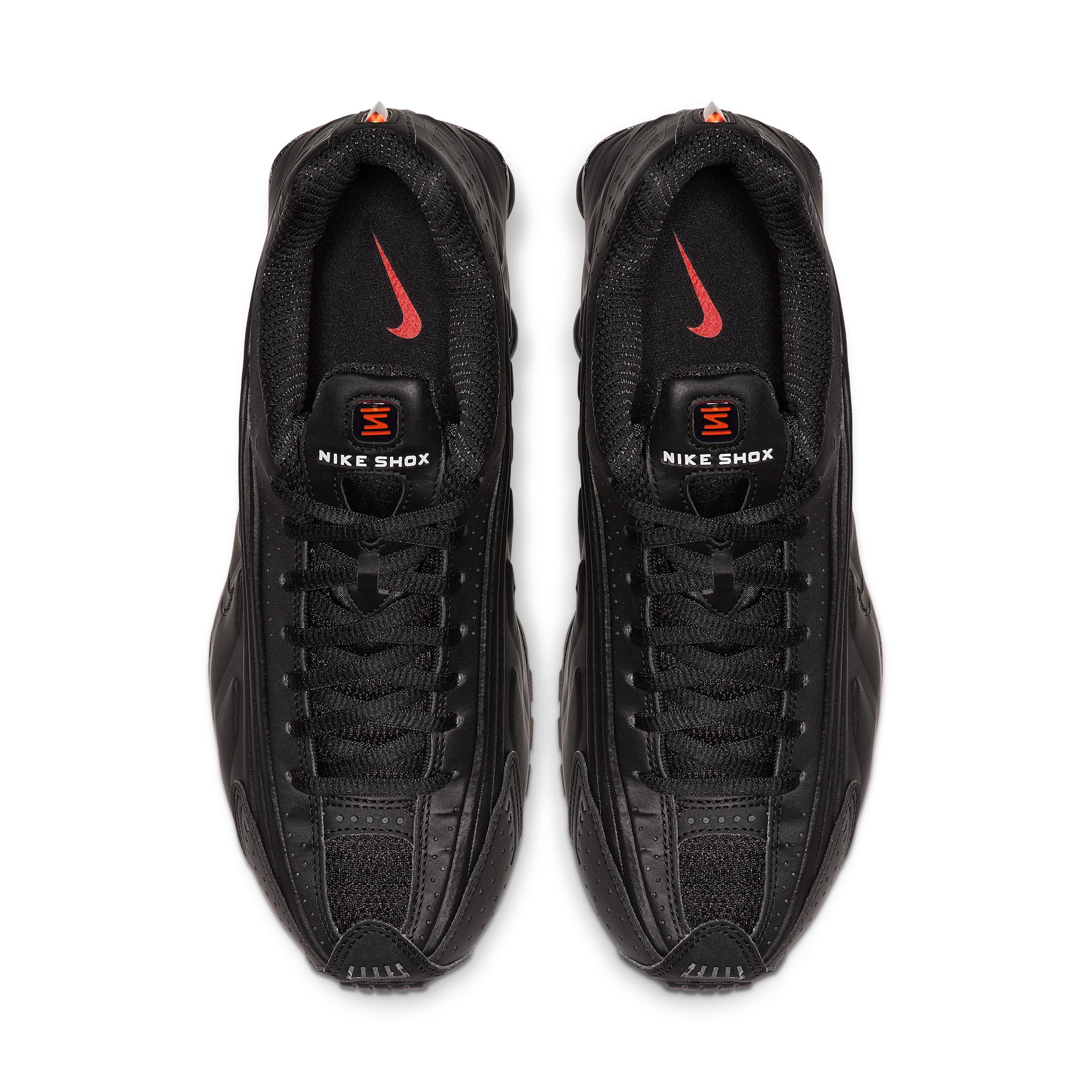 Nike Womens Shox R4 Shoes | AR3565-004 Product Image