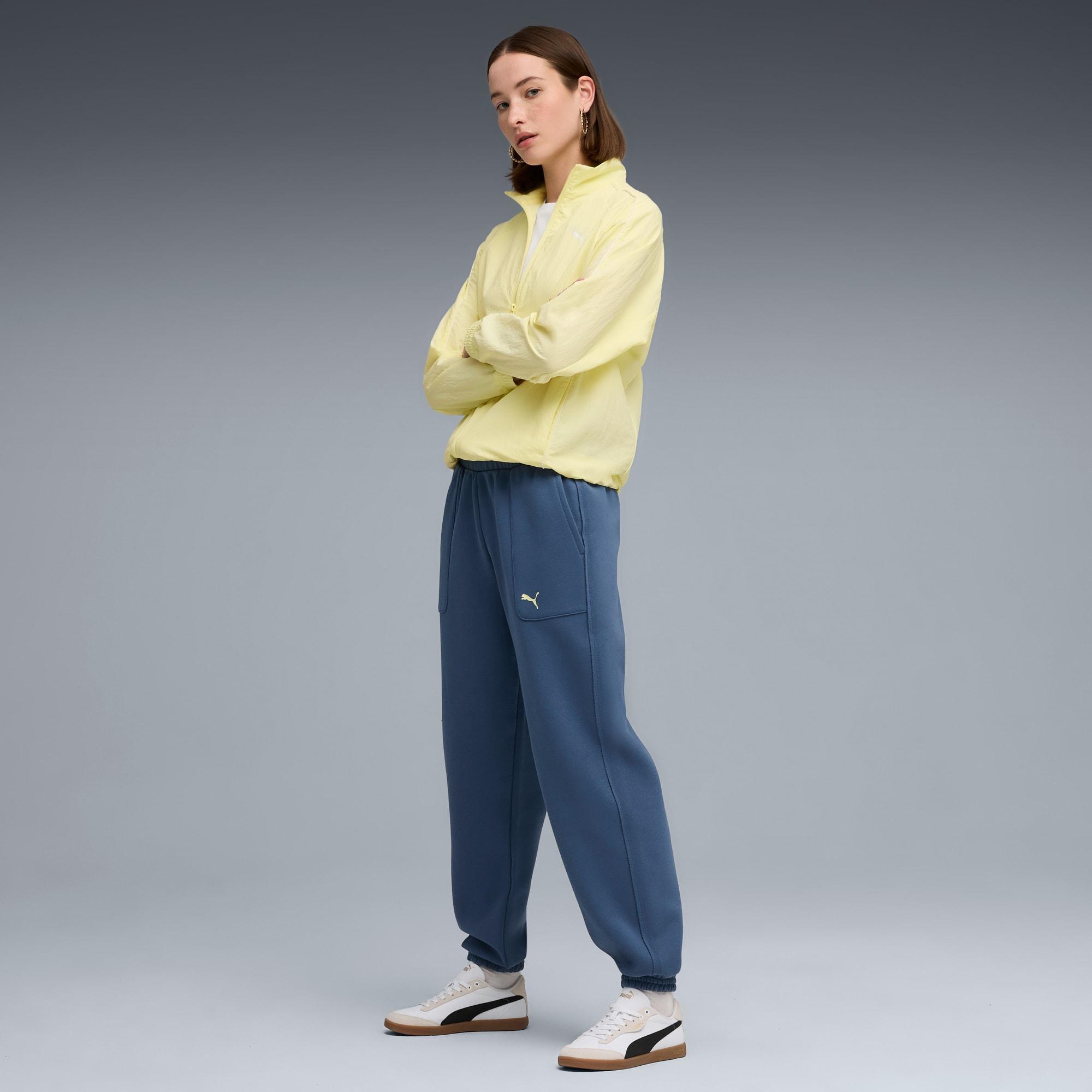 ESS Double Up Jogger Women Product Image