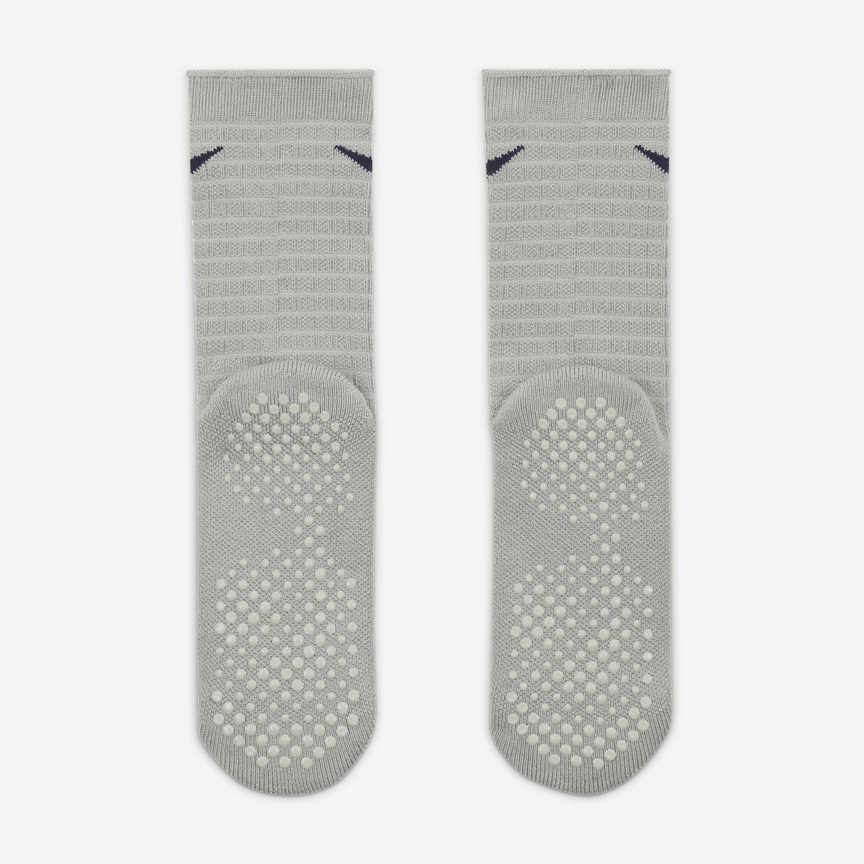 Nike Dri-FIT Everyday House Crew Socks (1 Pair) Product Image