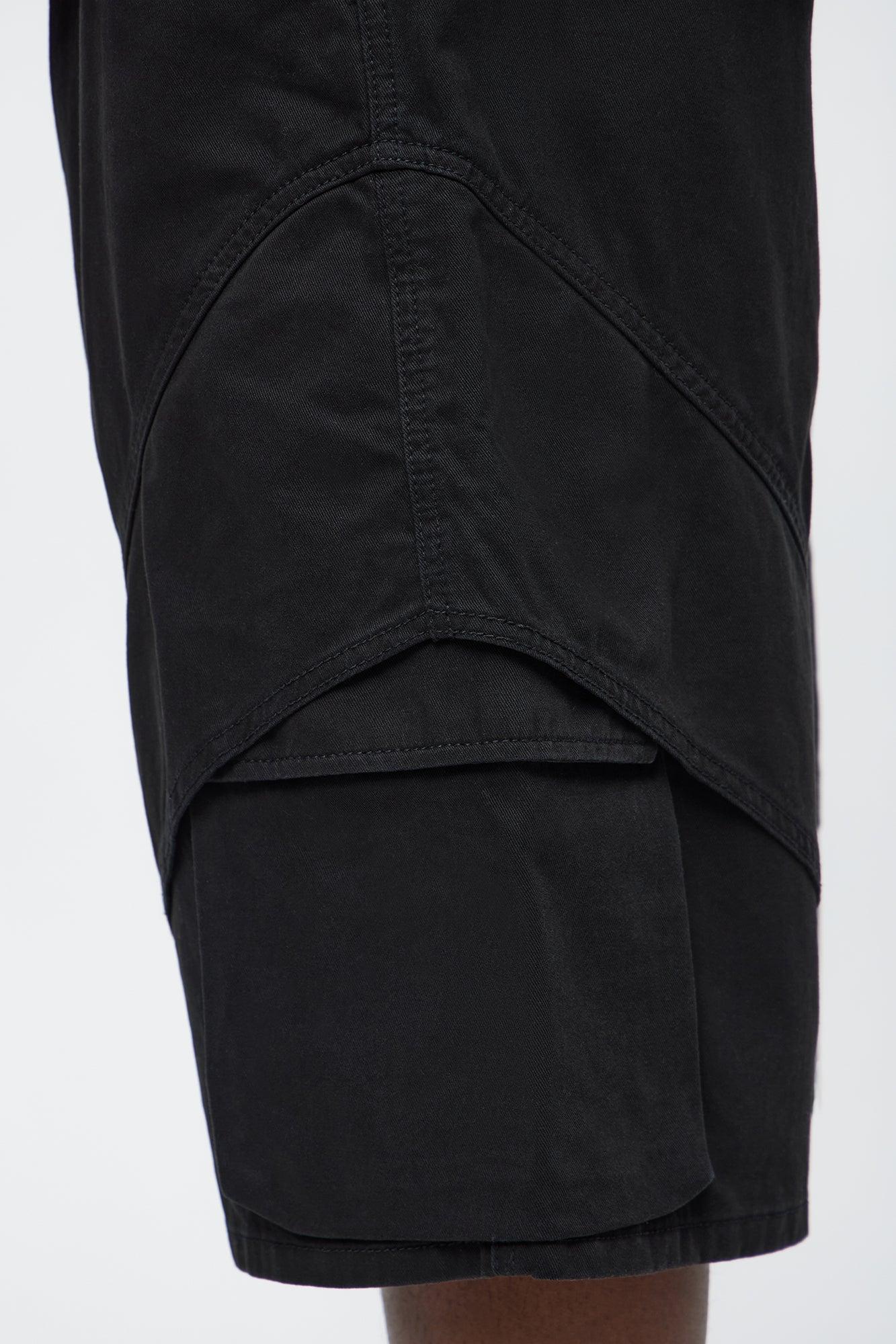 Baggy Hidden Lines Cargo Shorts - Black Male Product Image