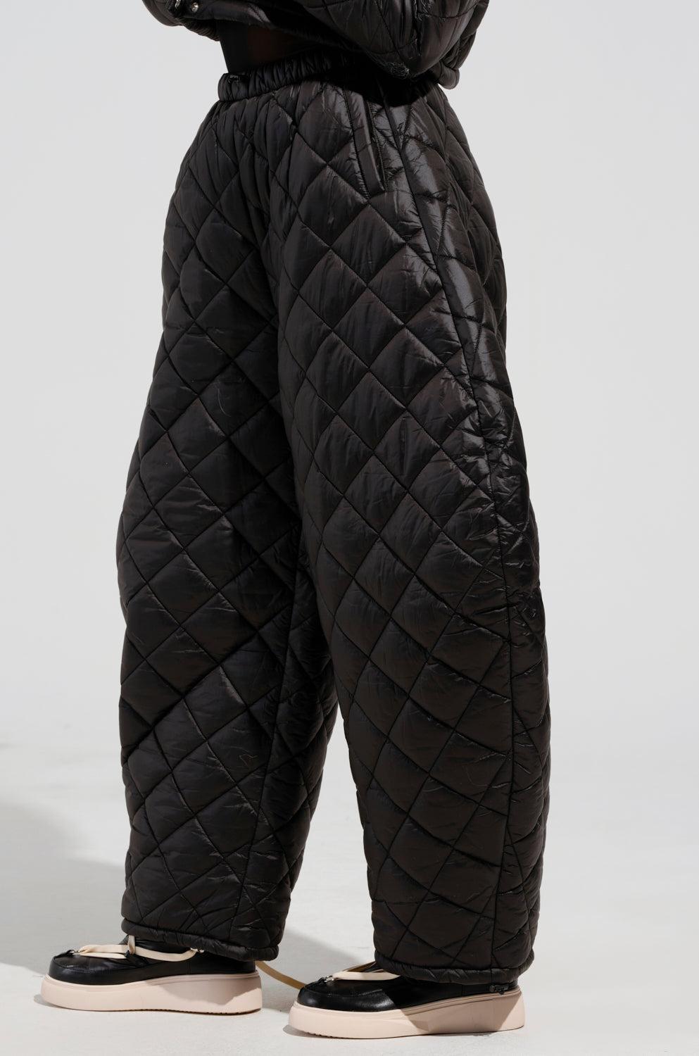 VIVI OVERSIZED PUFFER PANTS IN BLACK Product Image