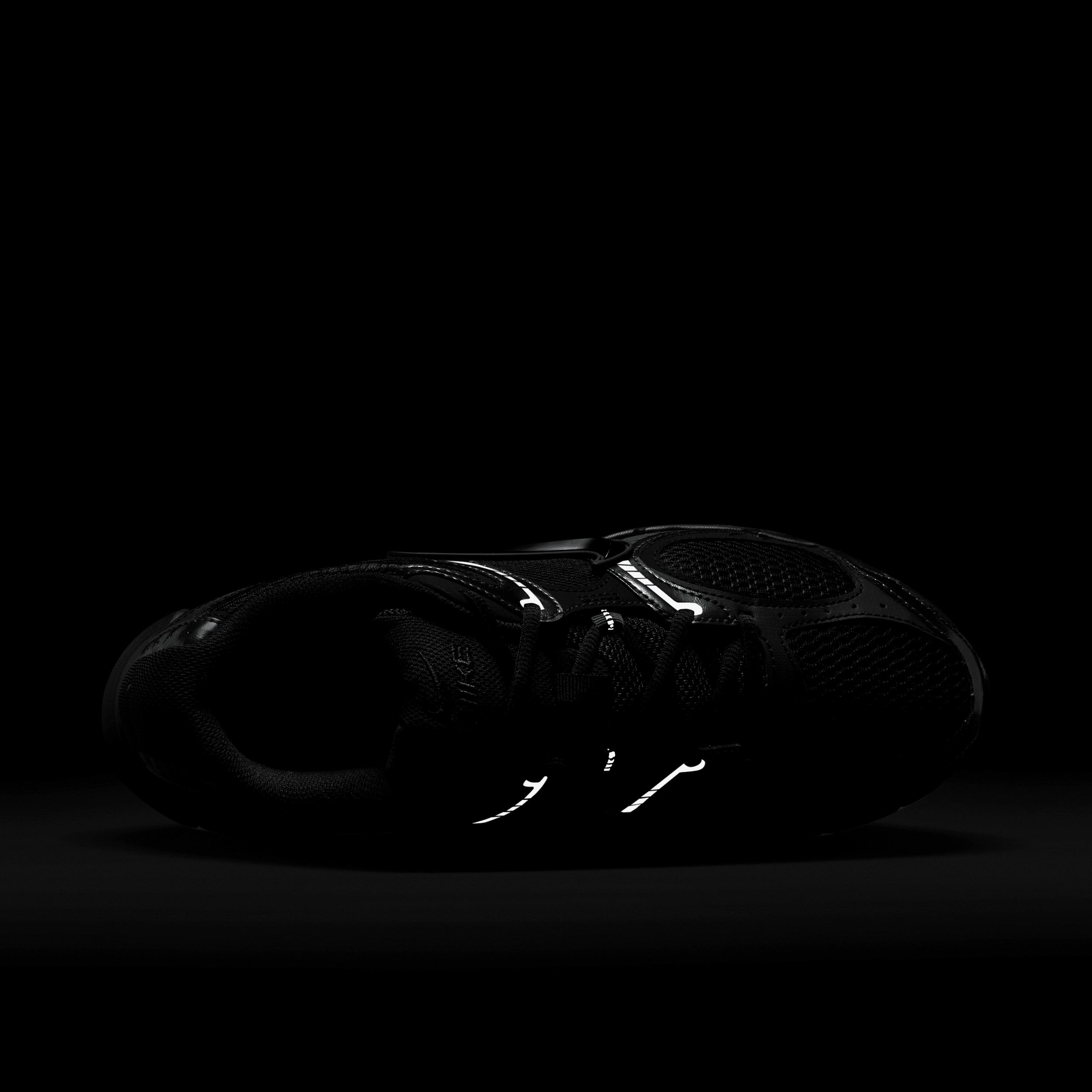 Nike Mens V5 RNR Shoes | HJ5228-104 Product Image