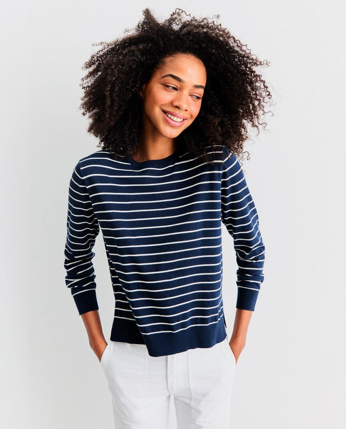 The Larsen - Navy/Cream Female Product Image