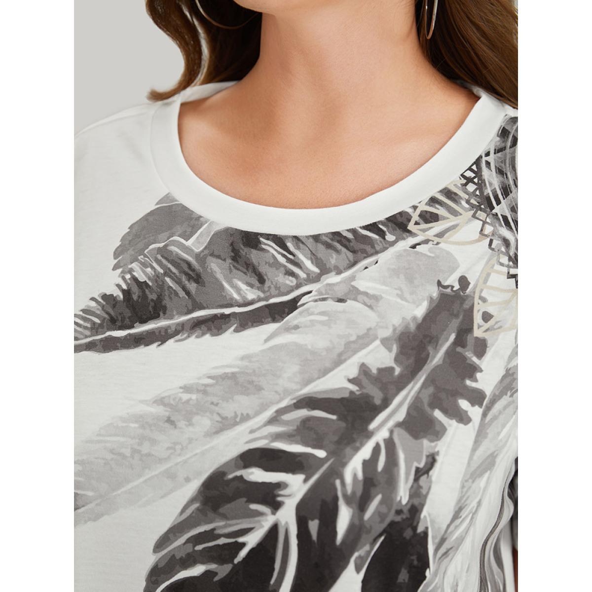 Plus Size Feather & Dream Catcher Print Crew Neck T-shirt White Women Casual Printed Feather Round Neck Dailywear T-shirts BloomChic 26/4X Product Image