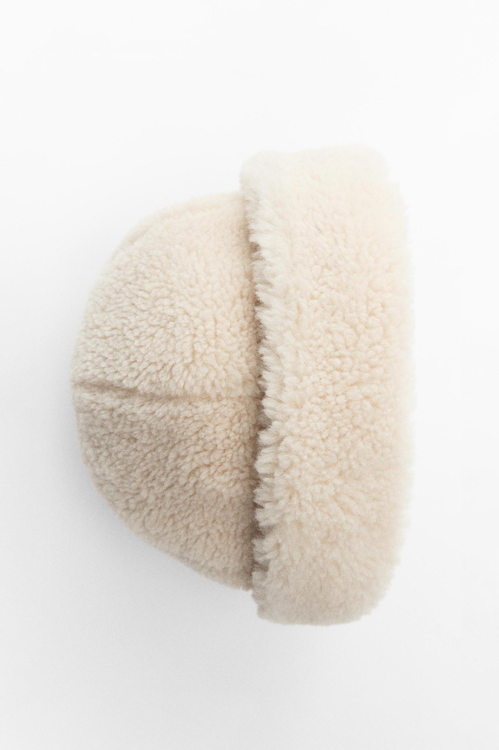 FLEECE HAT Product Image