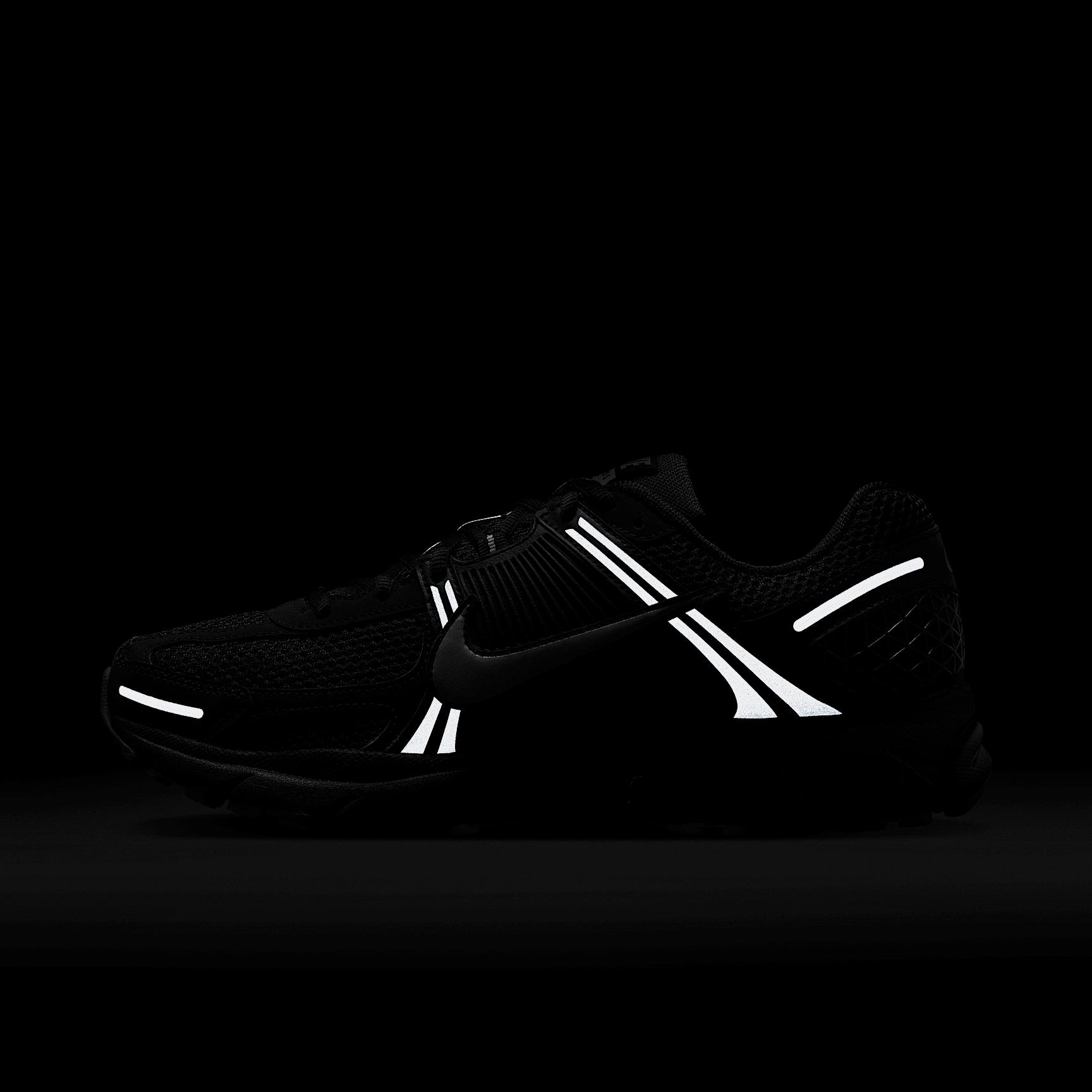 Nike Zoom Vomero 5 Men's Shoes Product Image