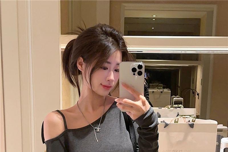 Cold-Shoulder Long-Sleeve Asymmetrical Plain T-Shirt Product Image