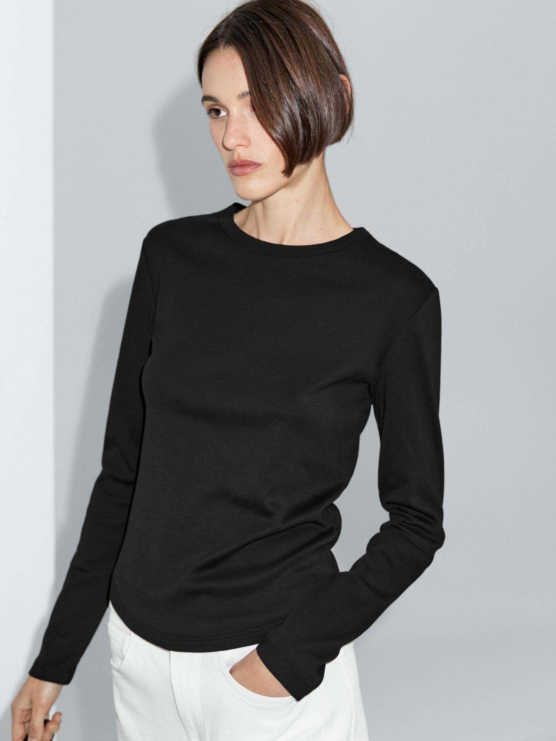 Long sleeve T-shirt with rounded hem Product Image