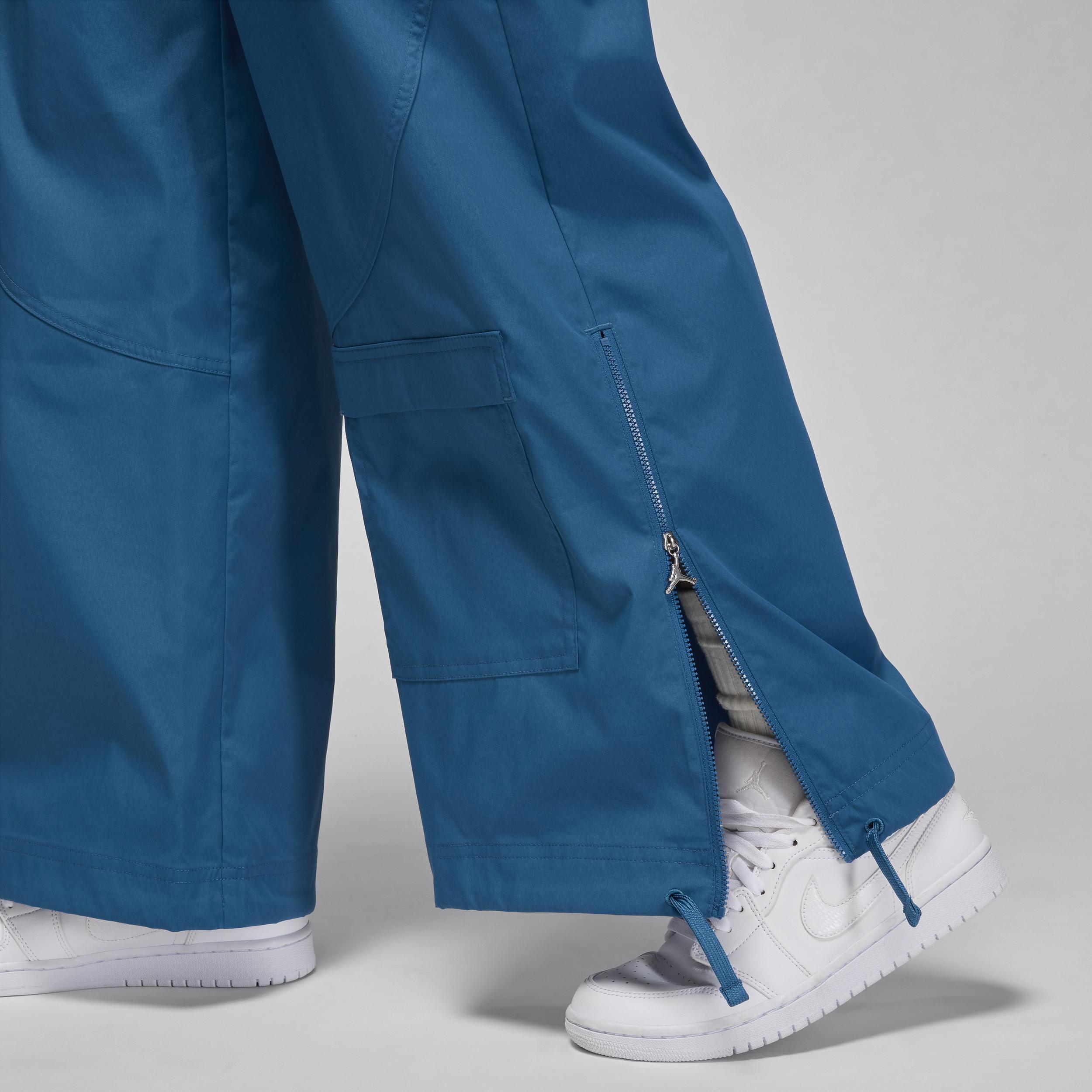 Womens Chicago Cargo Pants Product Image