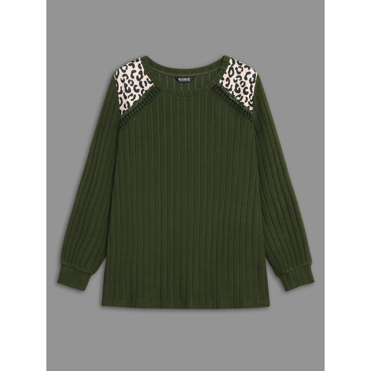 Plus Size Leopard Shoulders Stretchy Textured T-shirt DarkGreen Women Casual Woven ribbon&lace trim Round Neck Everyday T-shirts BloomChic 26/4X Product Image