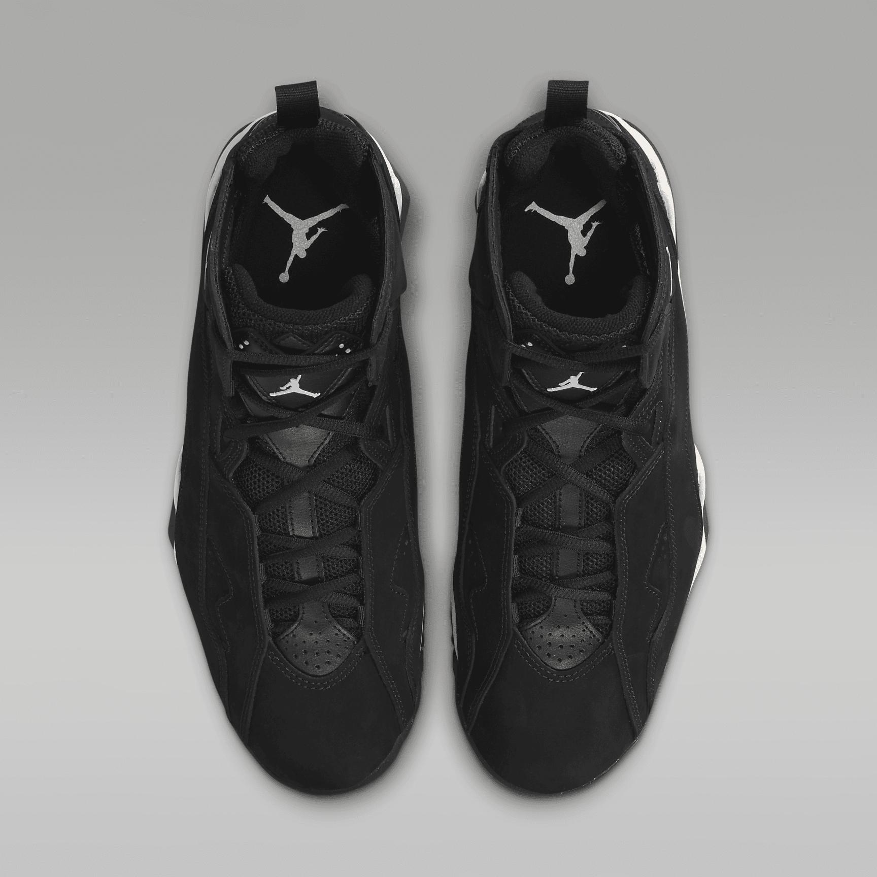 Jordan Mens True Flight Basketball Shoes Product Image