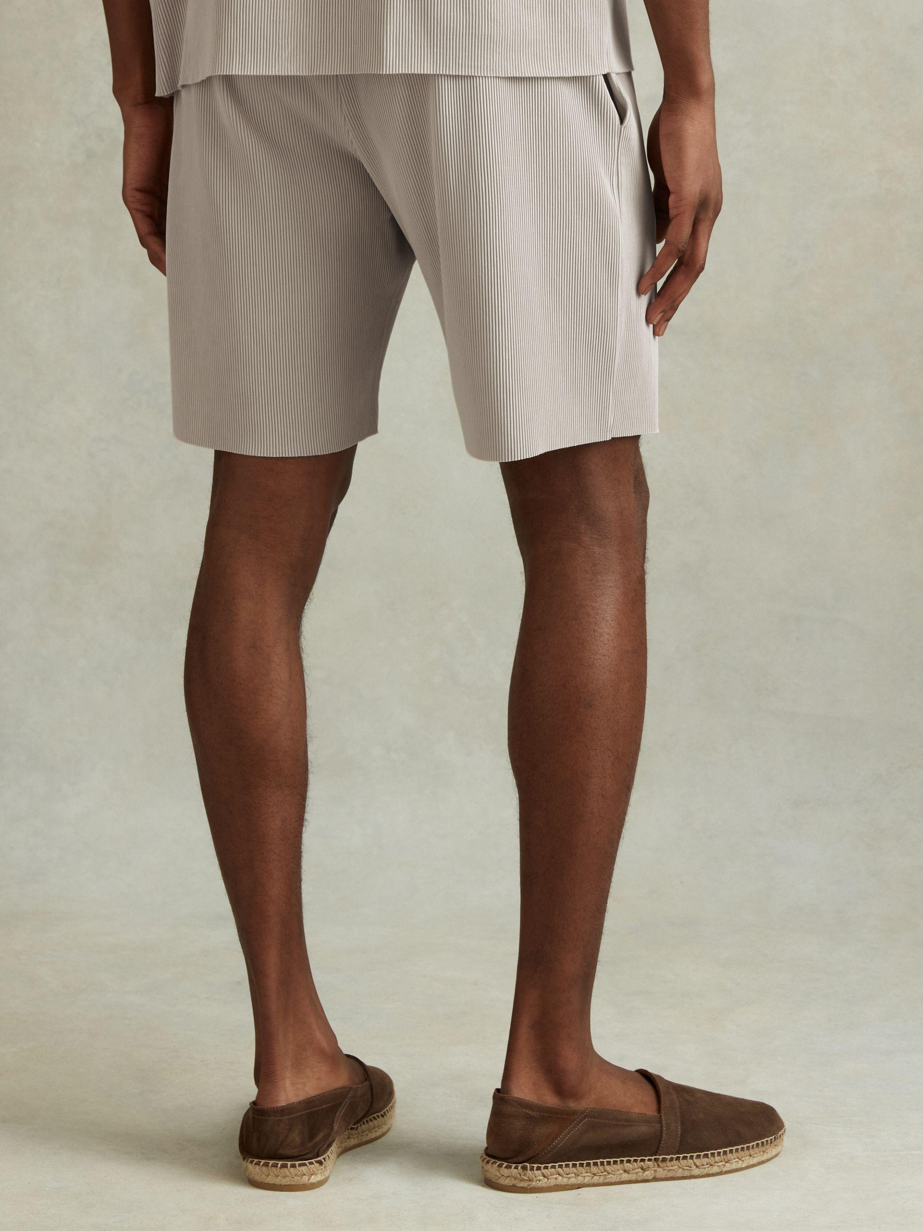 Ribbed Elasticated Waist Shorts in Silver Product Image