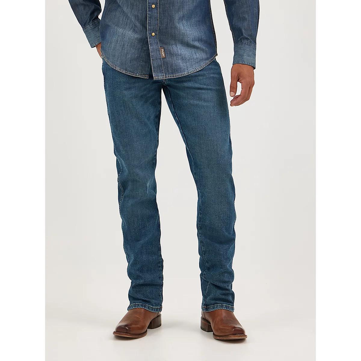 Men's Wrangler Retro® Slim Fit Straight Leg Jean in Portland Product Image