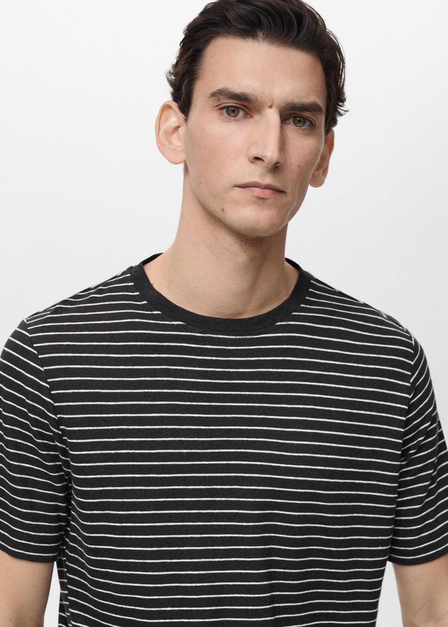 Striped slim-fit linen t-shirt - Men | MANGO USA Product Image