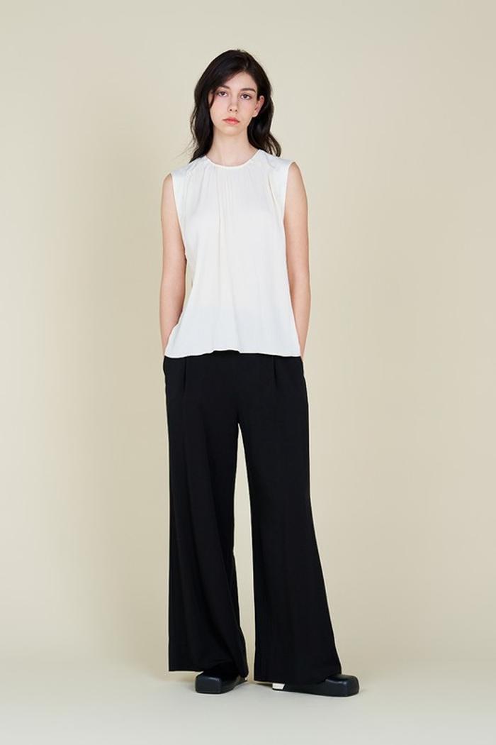 Pleated Sleevless Top Product Image