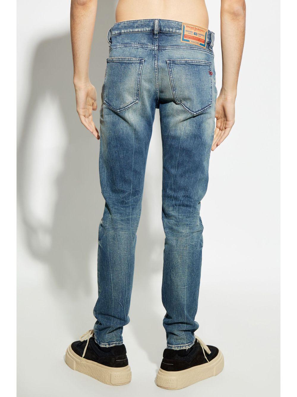 ripped jeans  Product Image