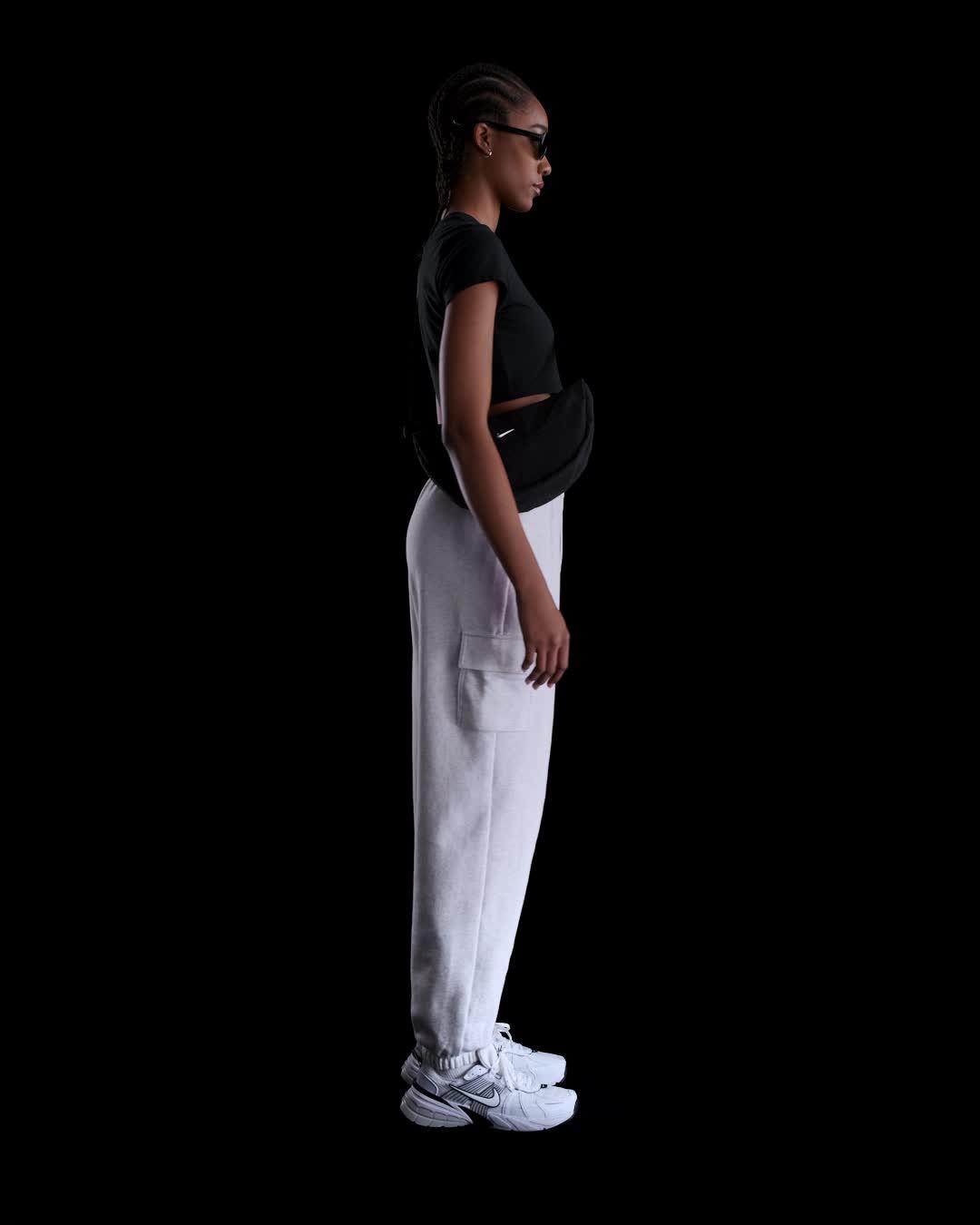 Women's Nike Sportswear Club Fleece Mid-Rise Oversized Cargo Sweatpants Product Image
