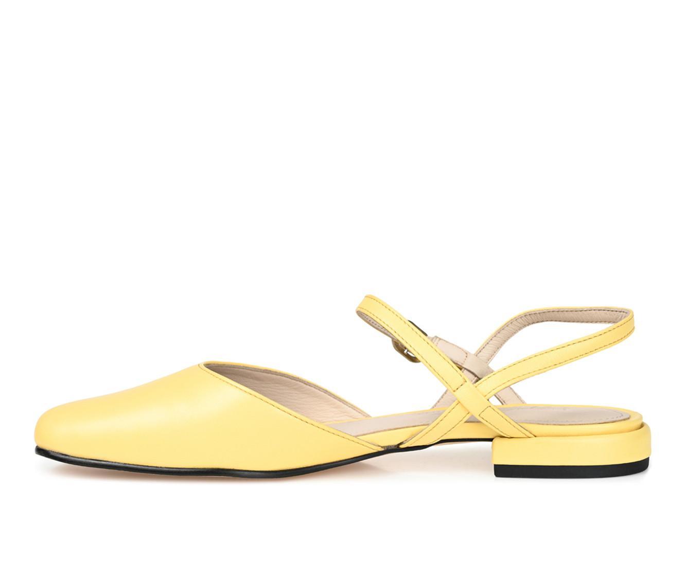 Women's Journee Signature Amannda Flats Product Image