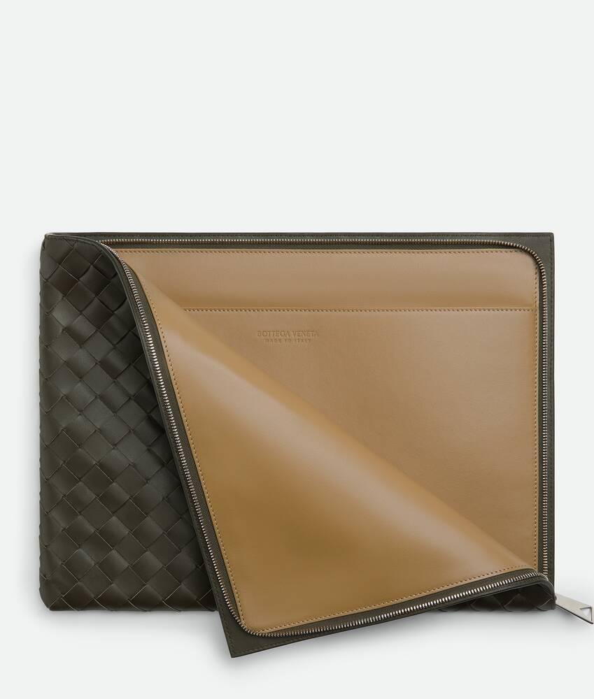 Men's Intrecciato Half Zipped Pouch in Kaki/dark praline Product Image