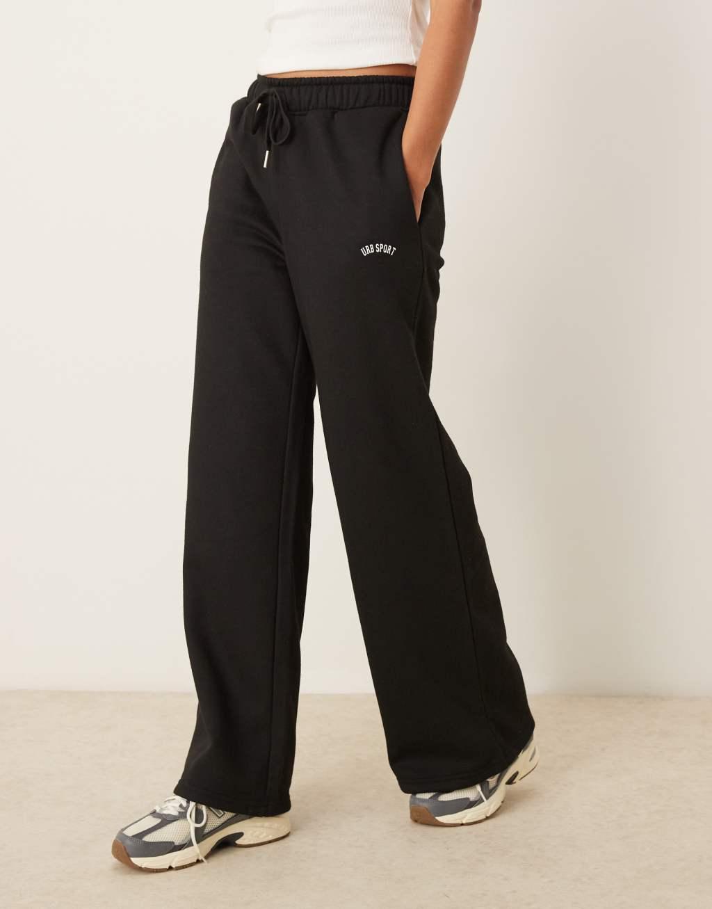 Urban Threads lounge sporty wide leg sweatpants in black Product Image