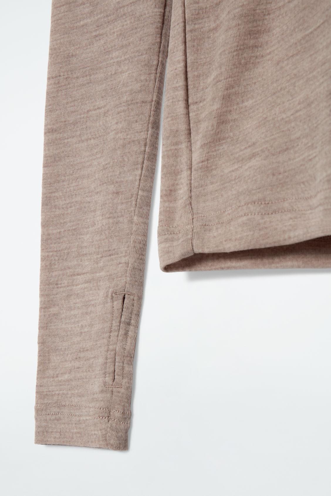 SLIM HALF-ZIP WOOL HOODIE Product Image