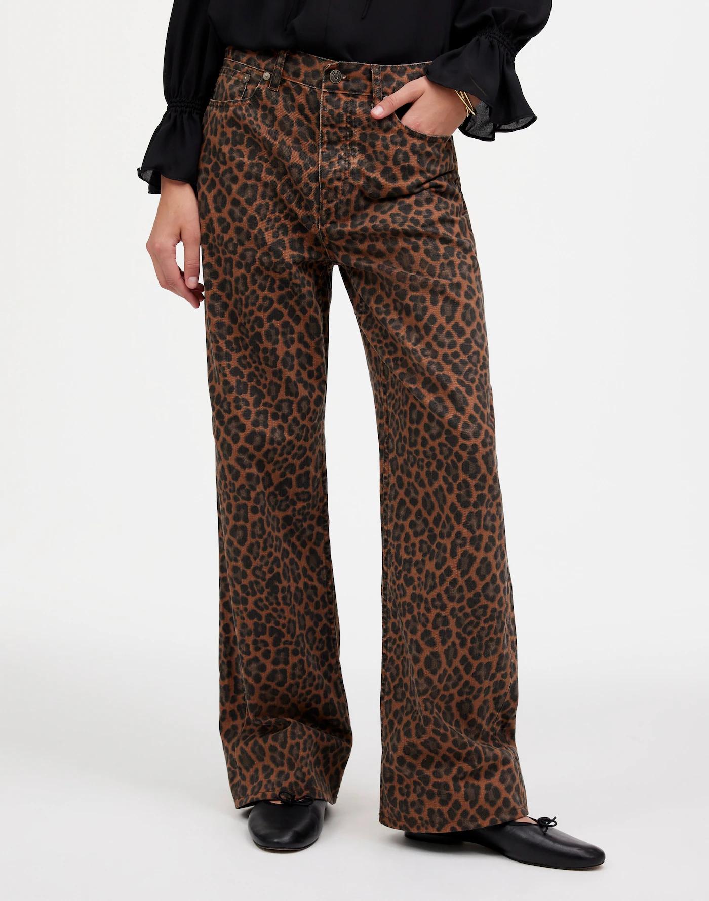 Low-Slung Baggy Jeans Product Image