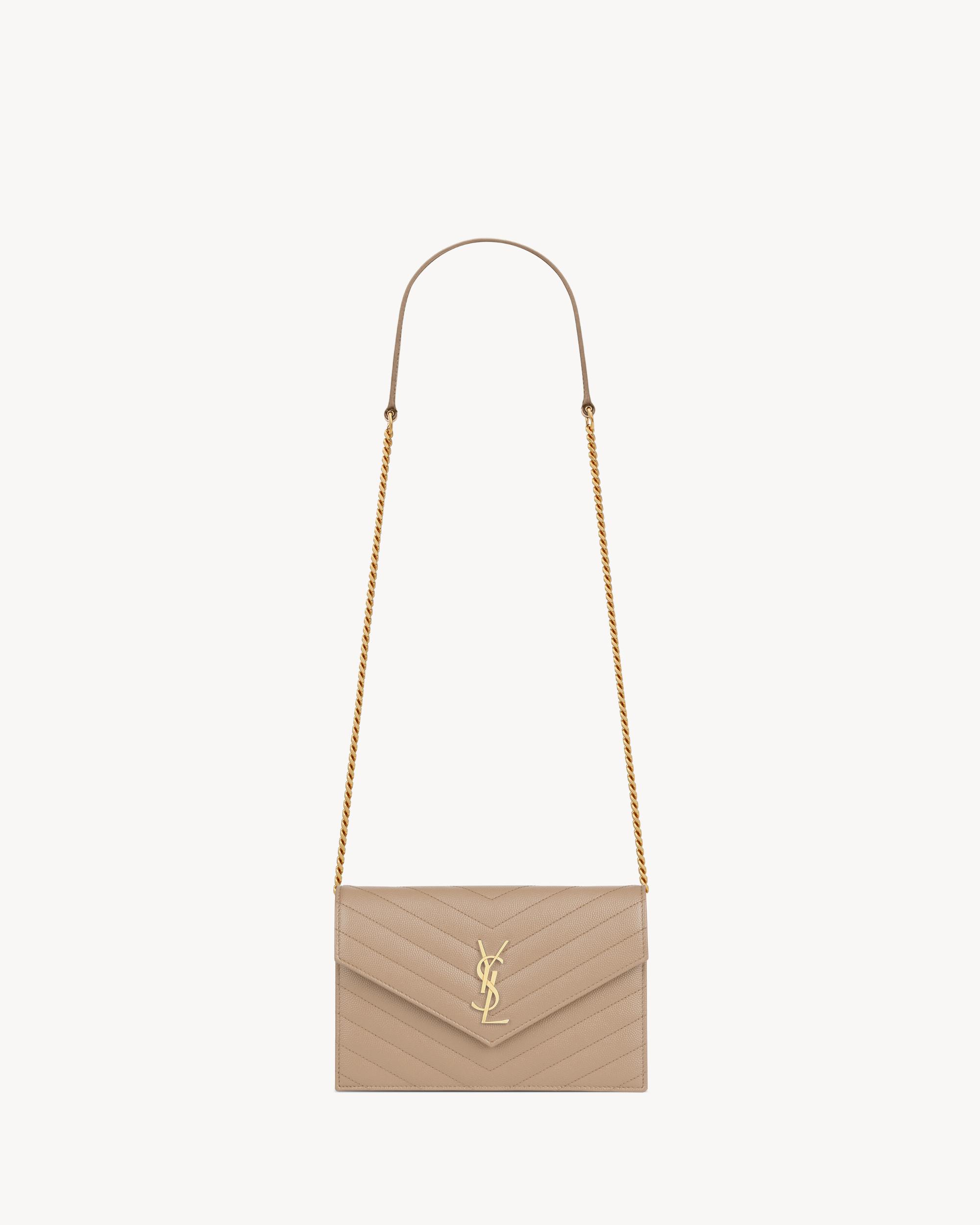 CASSANDRE ENVELOPE CHAIN WALLET IN GRAIN DE POUDRE LEATHER Product Image