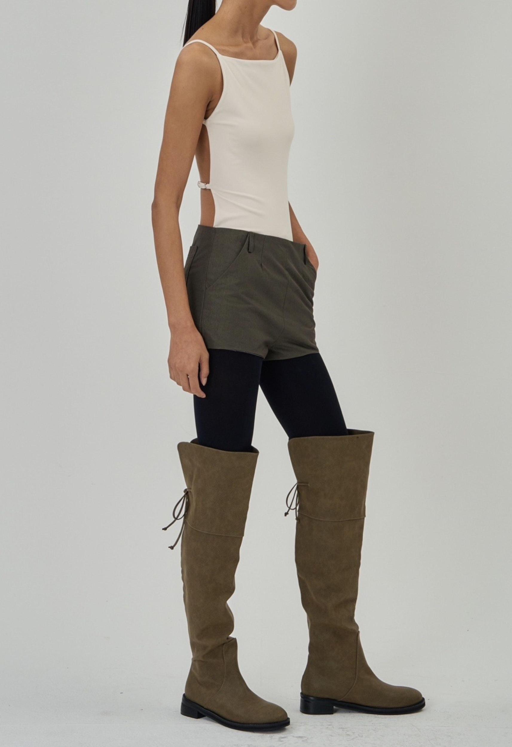 Gabi Shirt in Black Product Image