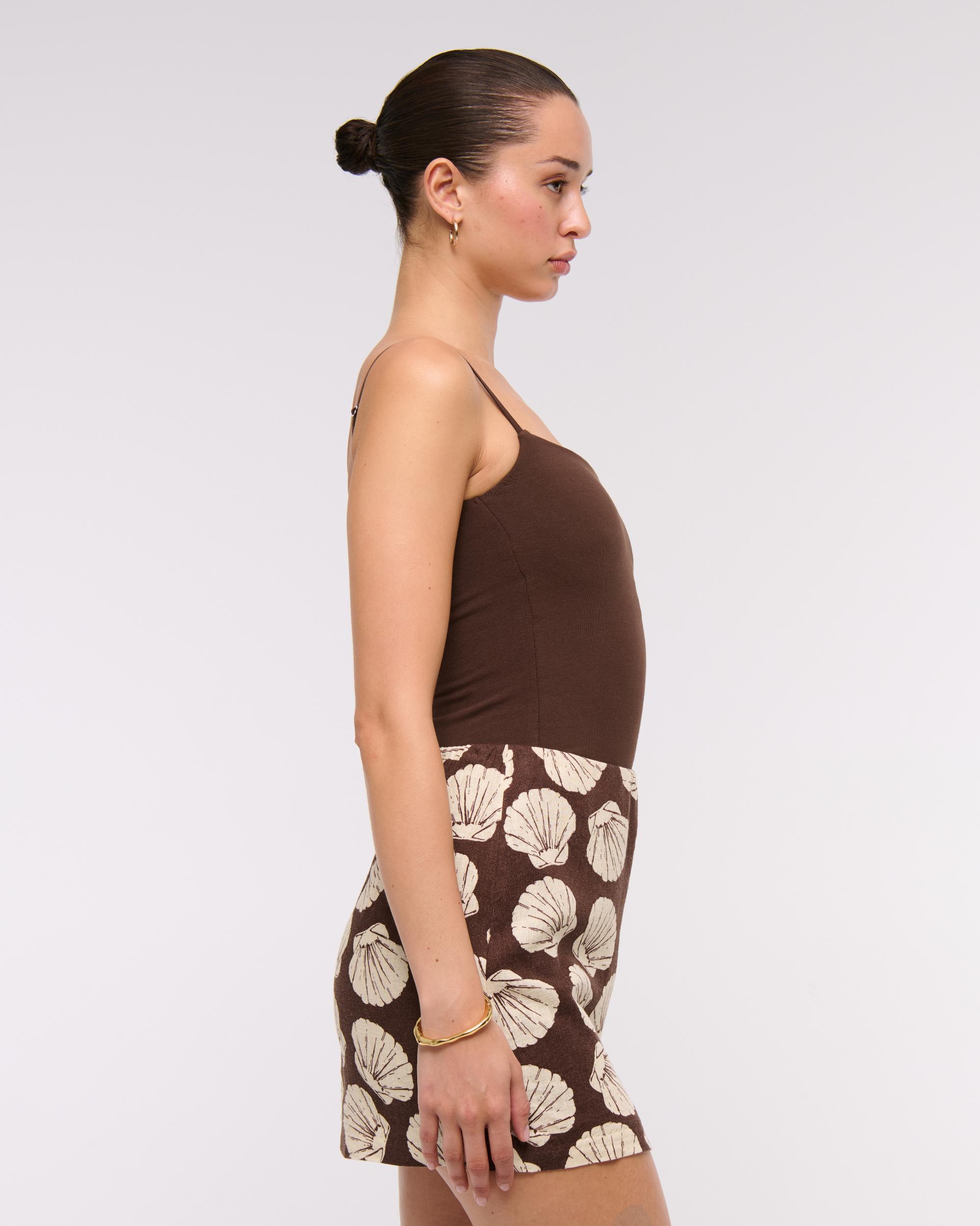 The A&F Scarlett Linen-Blend Mini Skort Product Image