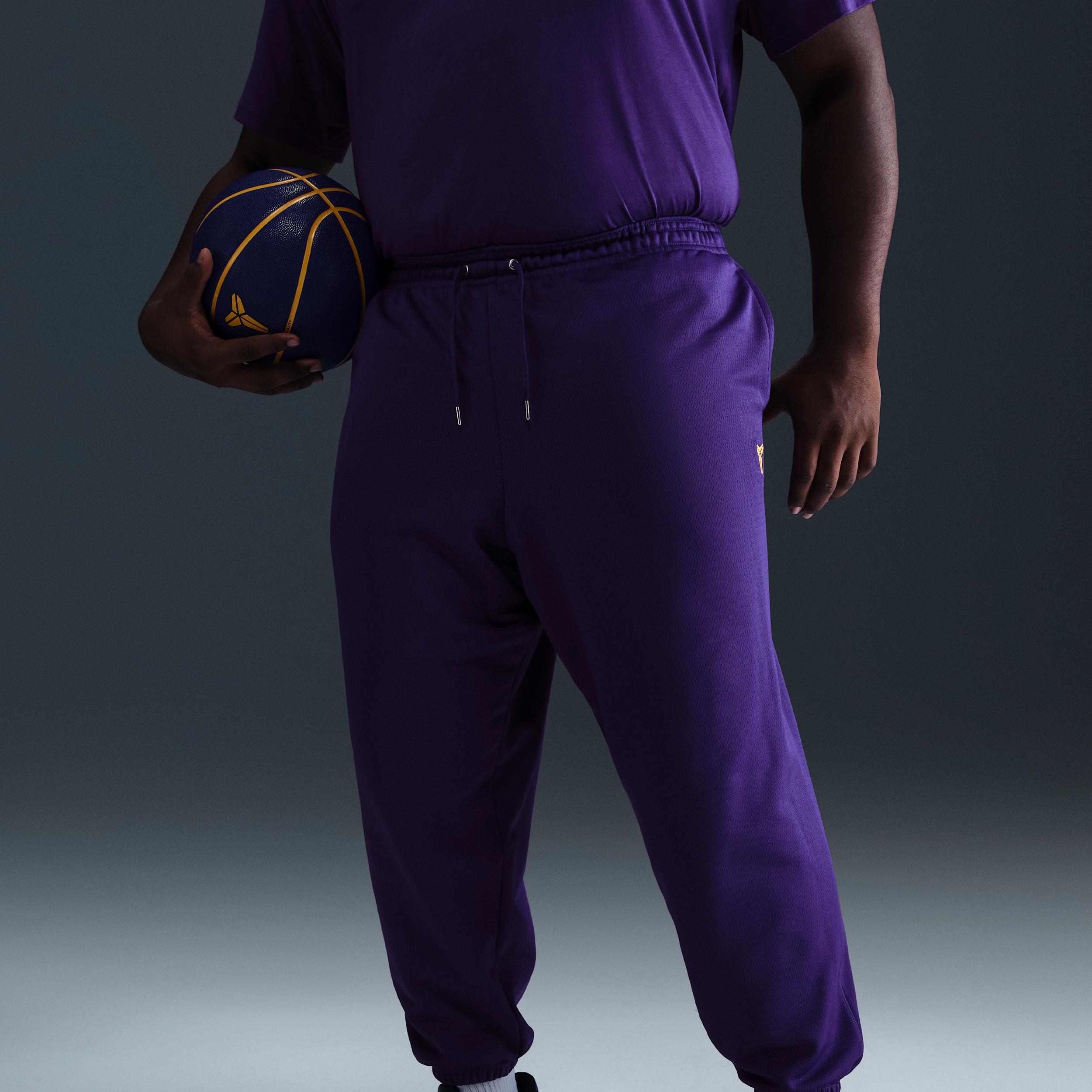 Nike Men's Kobe Therma-FIT Basketball Pants Product Image