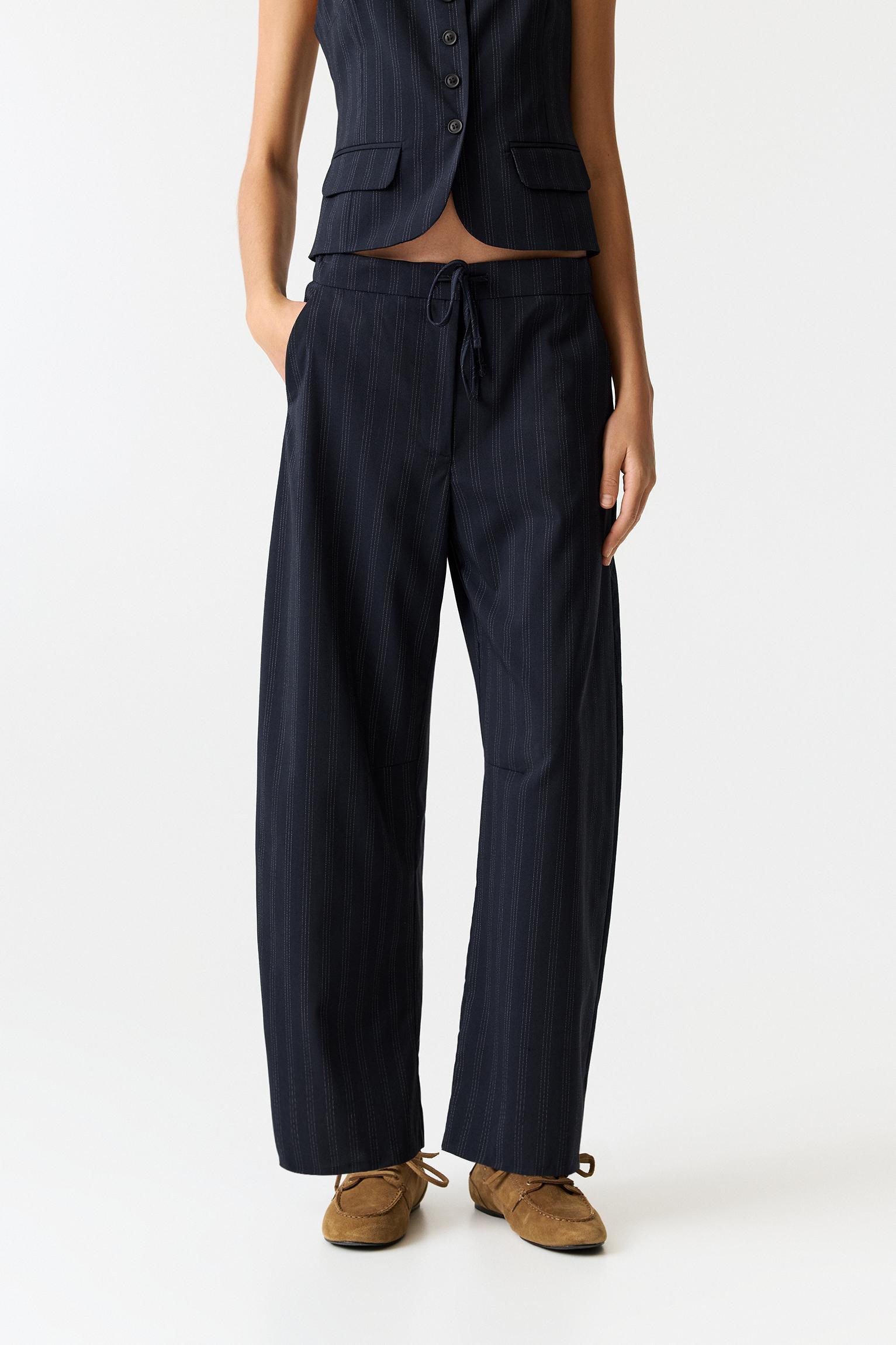 Striped barrel pants Product Image