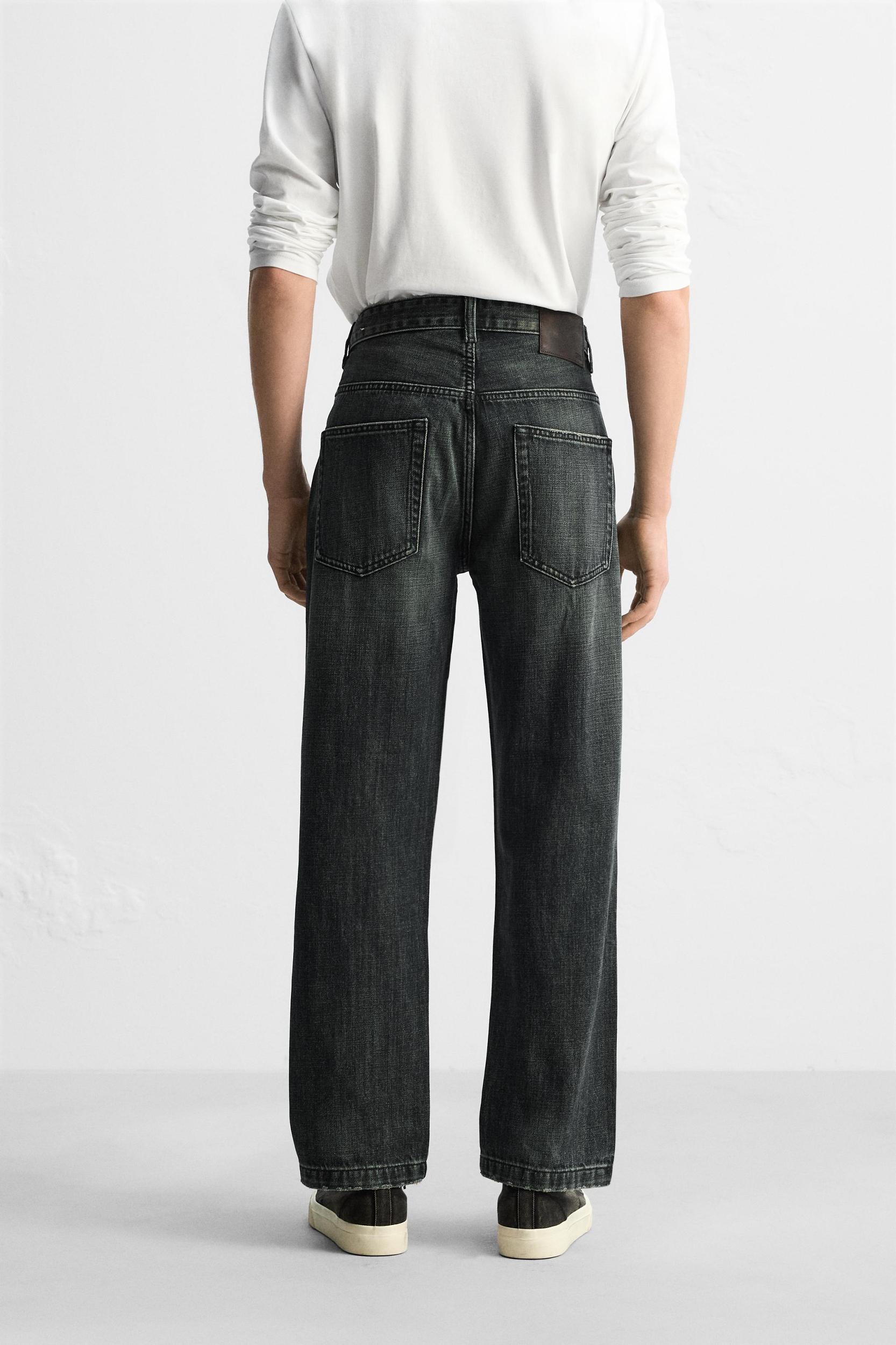 STRAIGHT FIT RELAXED JEANS Product Image