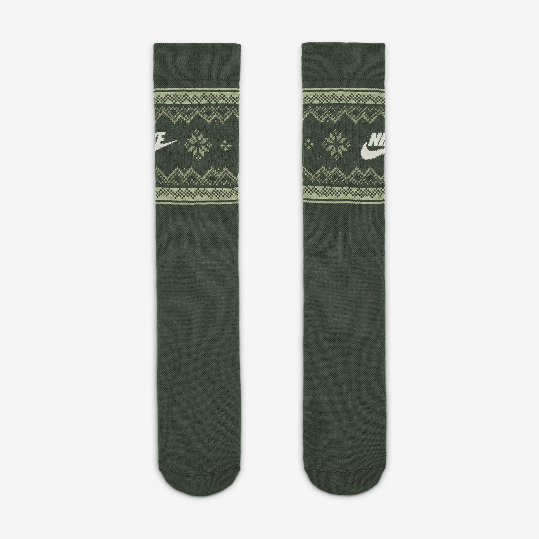 Nike Everyday Essentials Fair Isle Crew Socks (1 Pair) Product Image