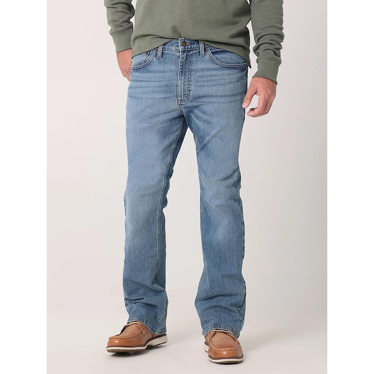 Men's Relaxed Bootcut Jean in Milo Product Image