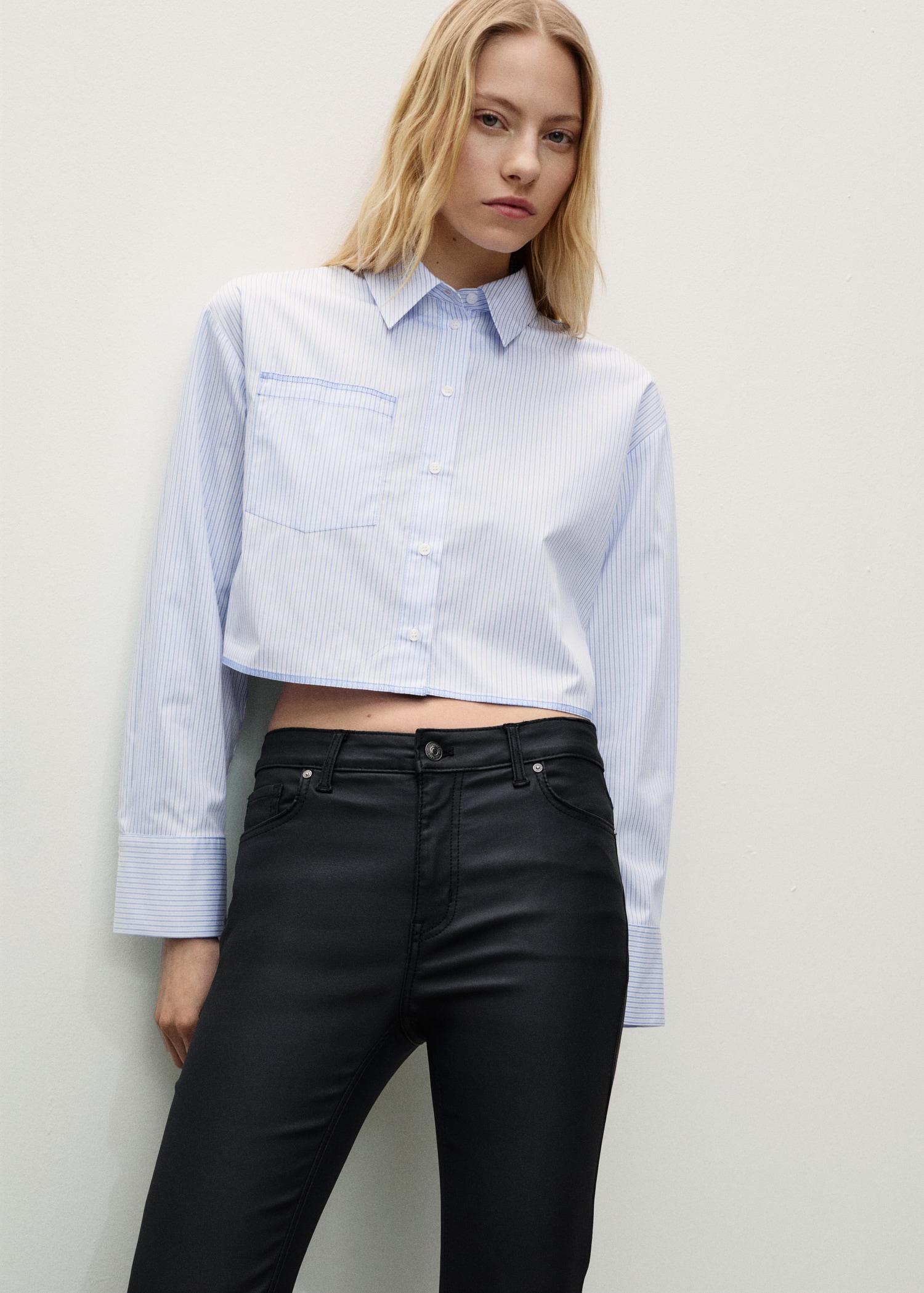 Sienna waxed flared cropped jeans - Women | MANGO USA Product Image