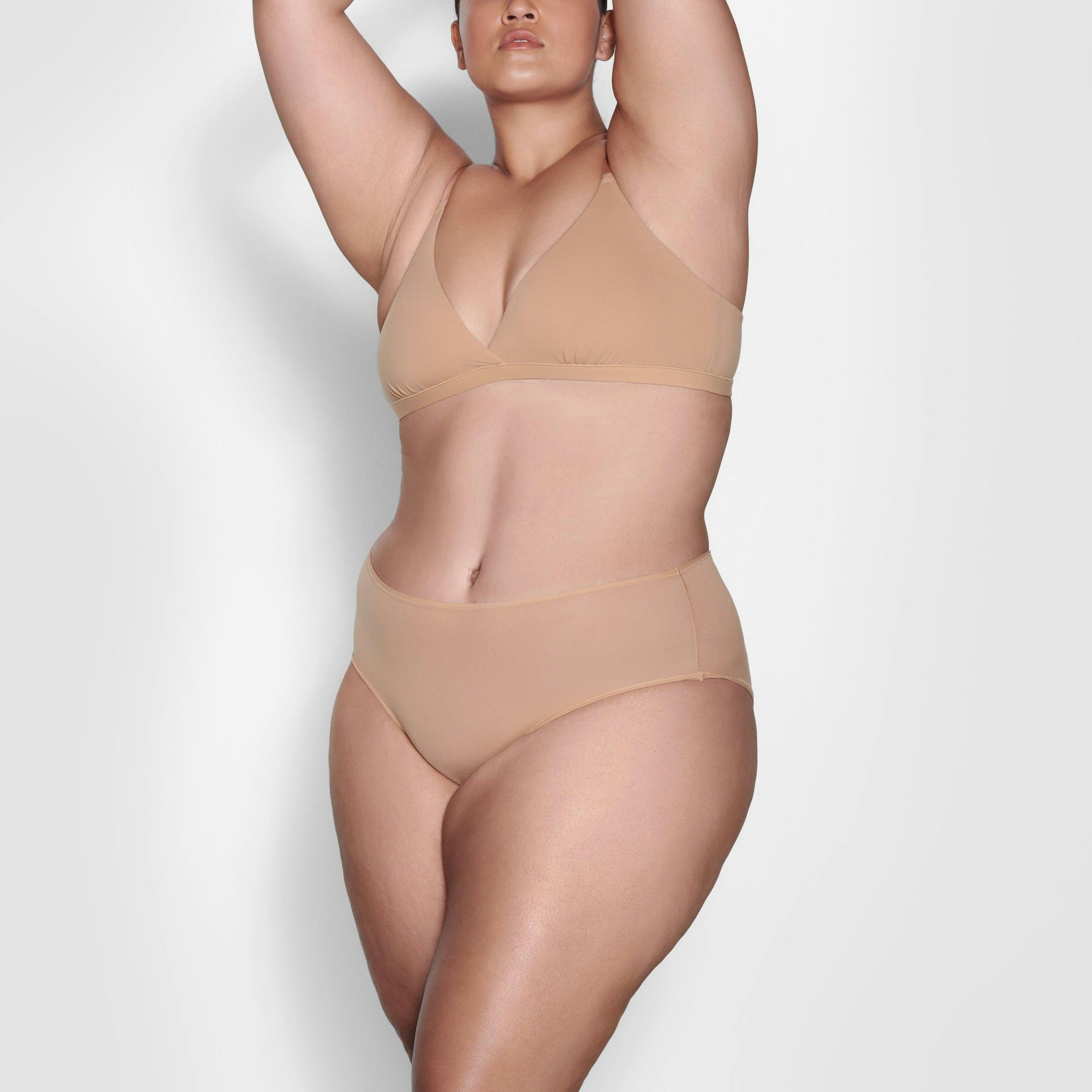 FITS EVERYBODY CROSSOVER BRALETTE | OCHRE Product Image