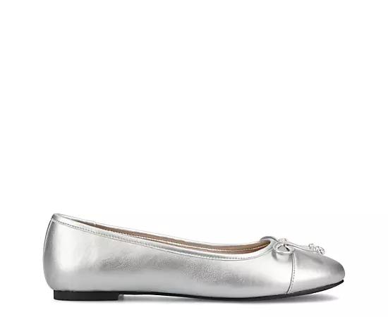 Journee Collection Womens Kaiah Flat Product Image