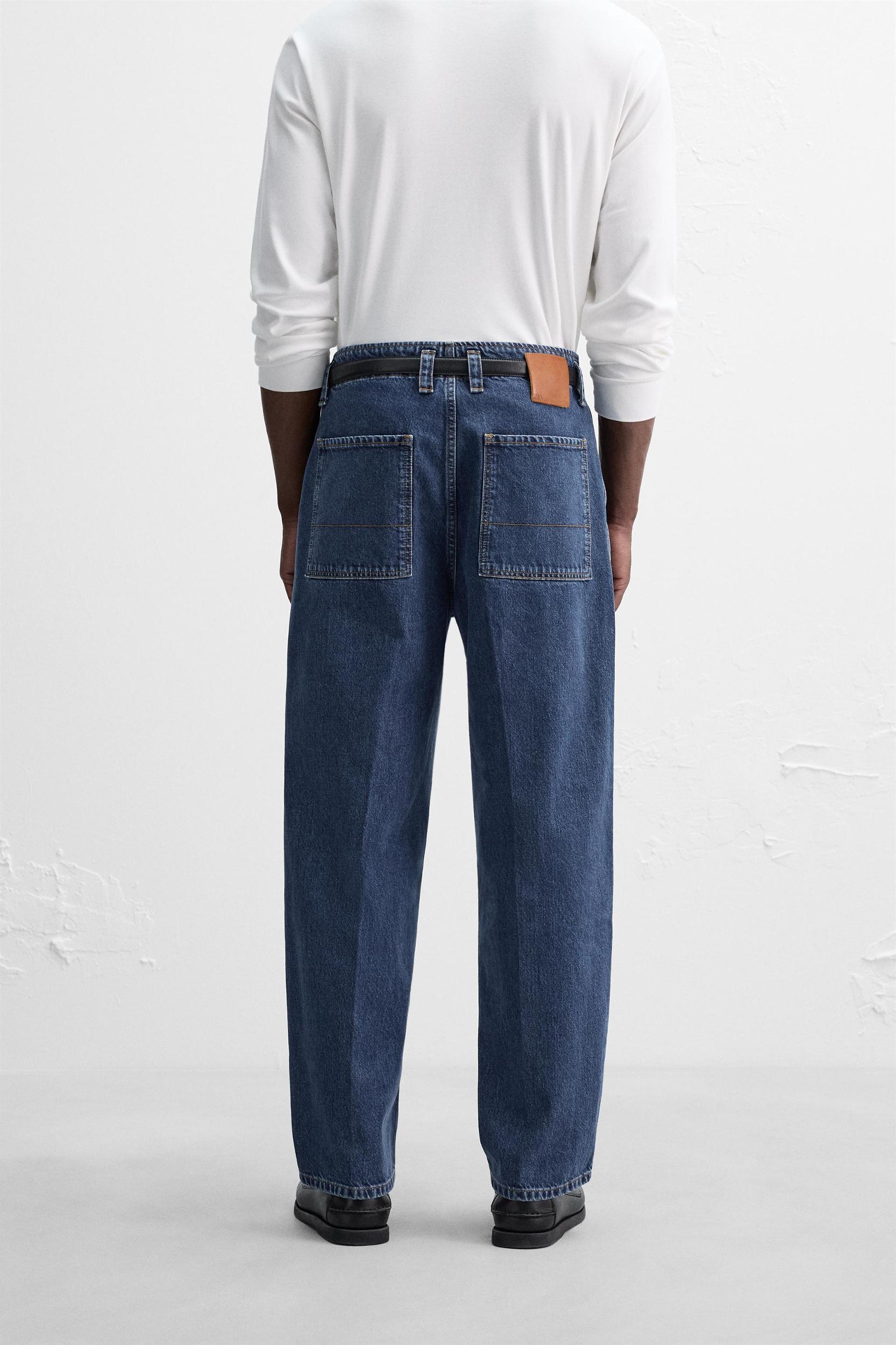 PLEATED STRAIGHT FIT JEANS Product Image
