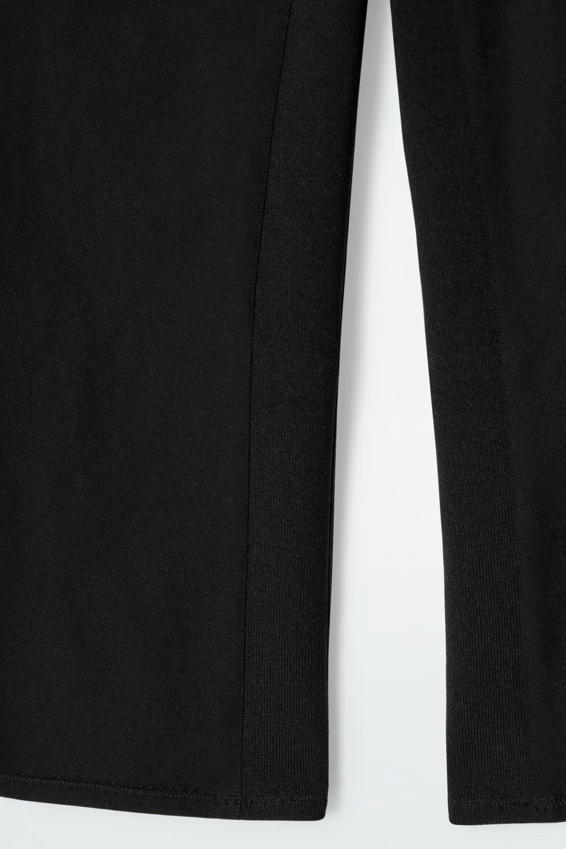 SLIM CAPRI PANTS Product Image