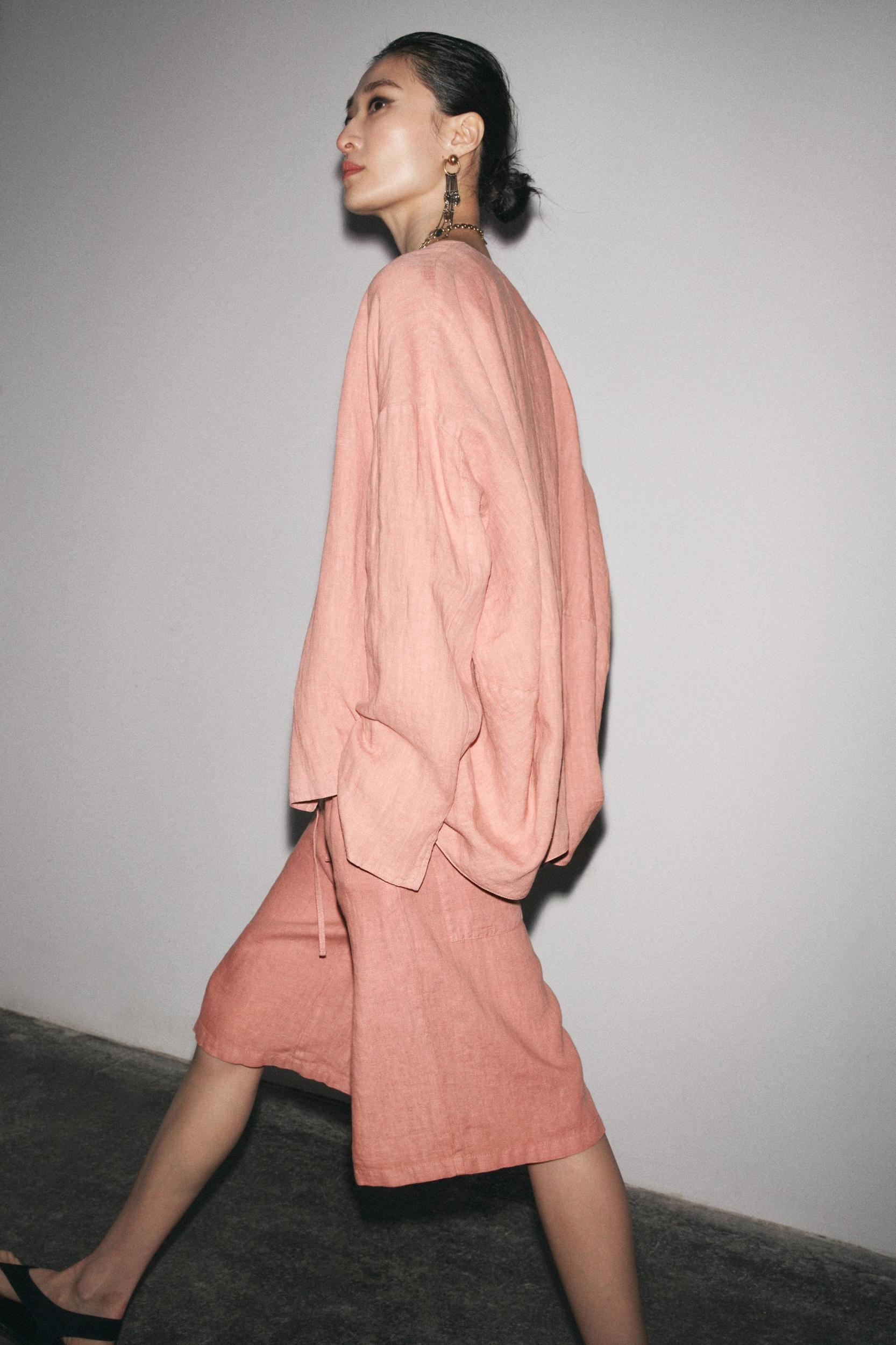 ZW COLLECTION 100% LINEN LONG BERMUDA SHORTS Product Image