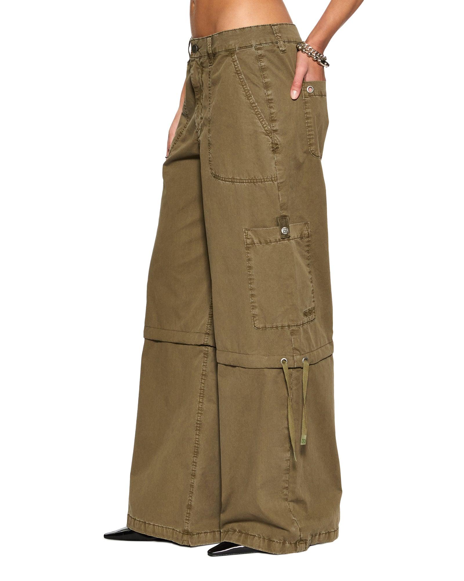 BAGGY CARGO KHAKI Female Product Image