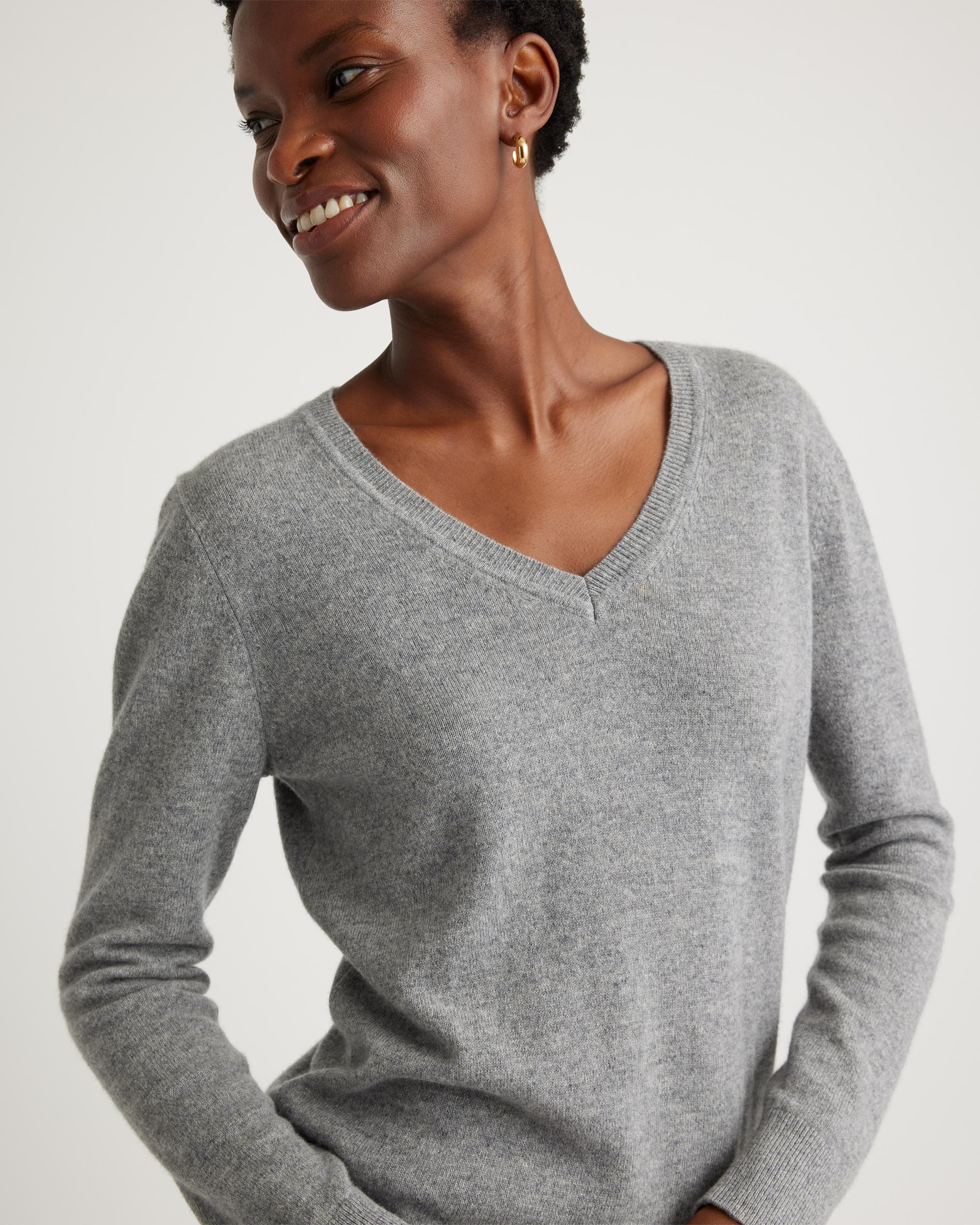 Quince | Women's Mongolian Cashmere V-Neck Sweater Product Image