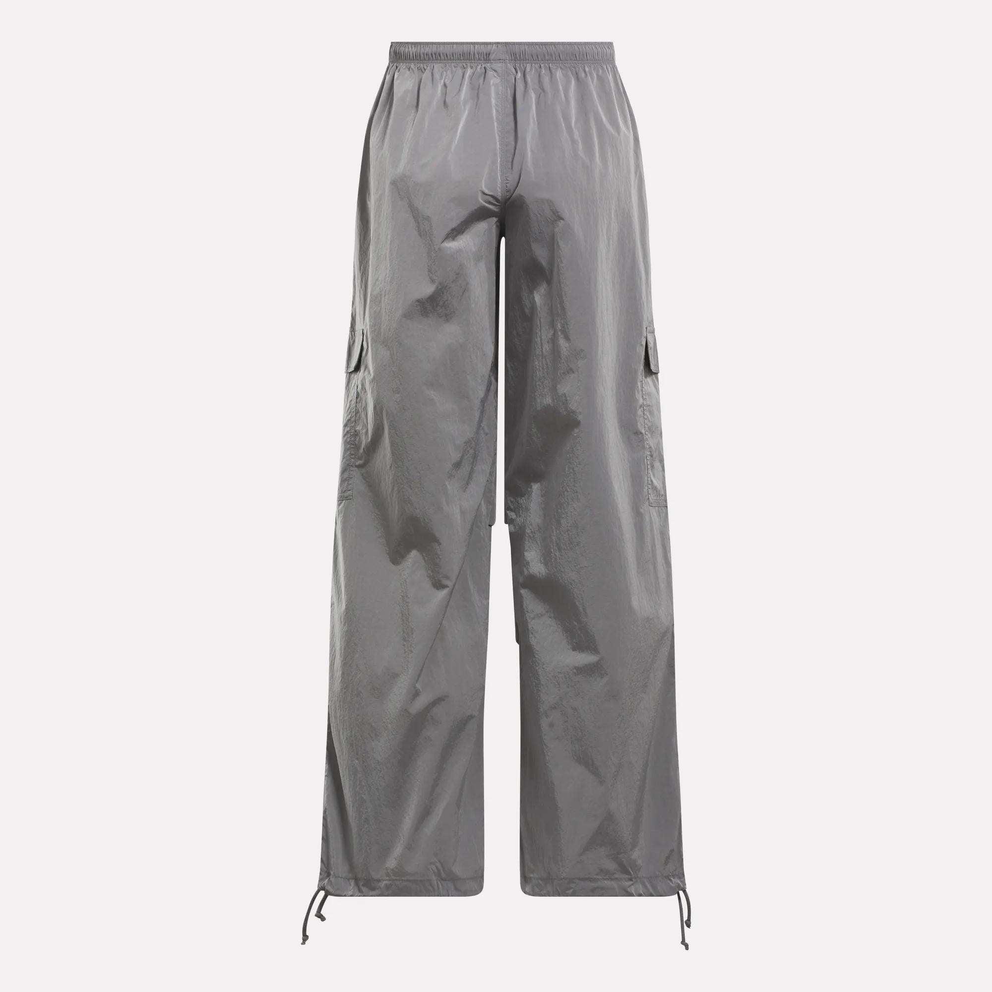 Women's Studio Style Cargo Pants Female Product Image