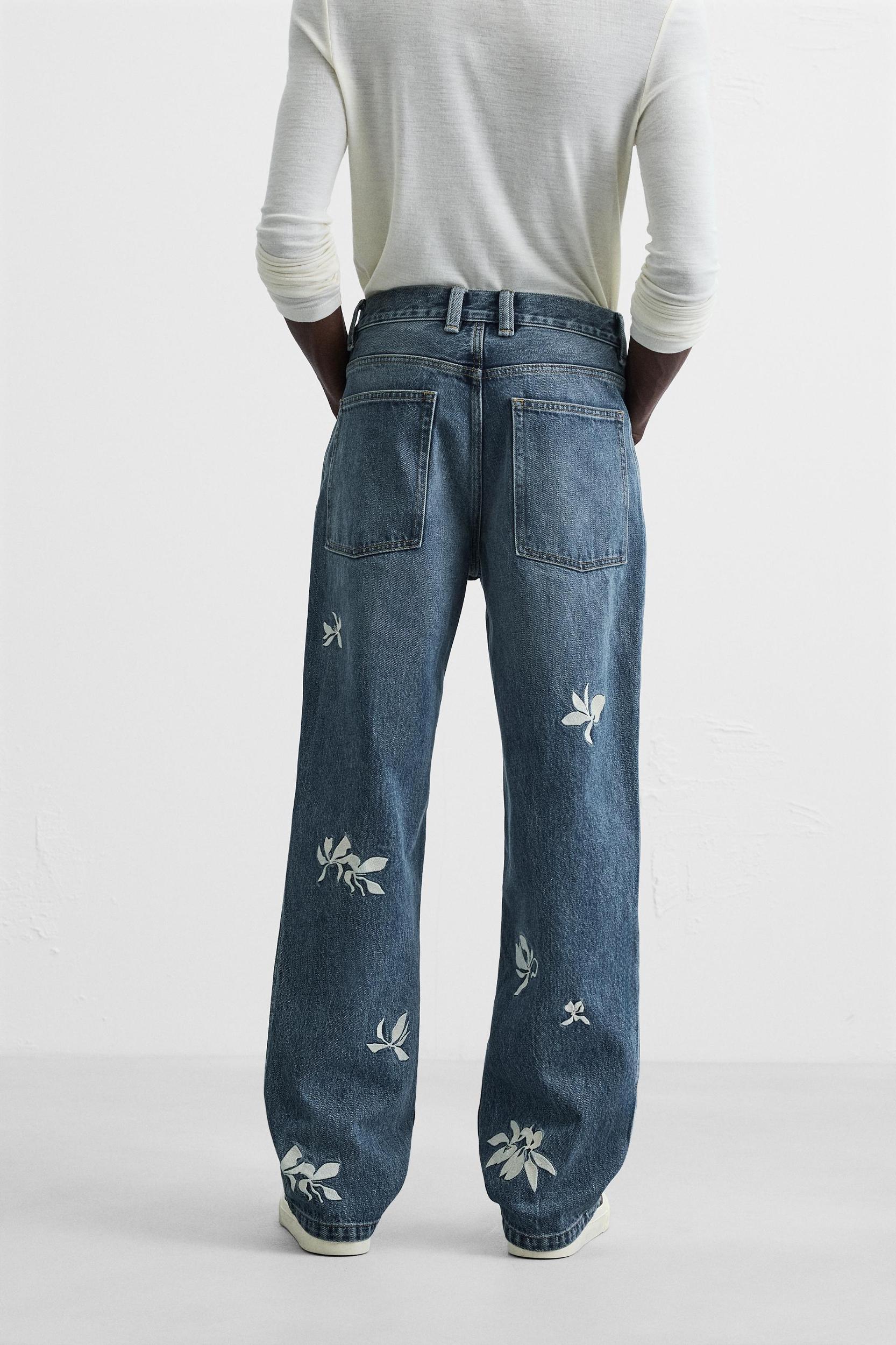 EMBROIDERED RELAXED FIT JEANS Product Image