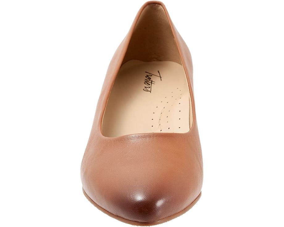 Women's Trotters Pumps Product Image