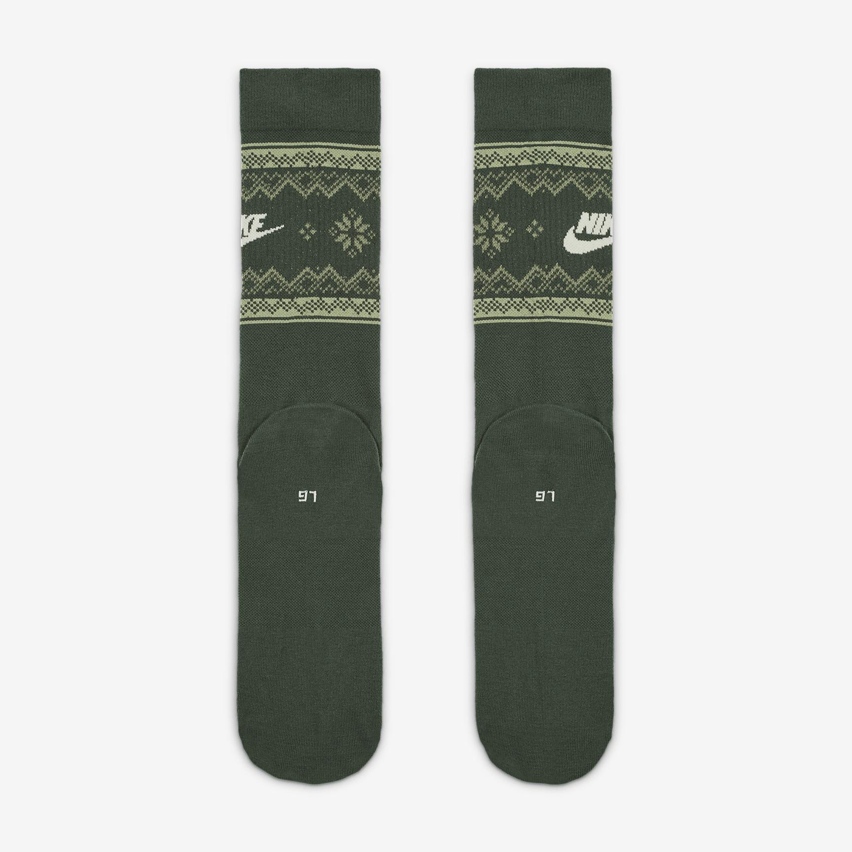 Nike Everyday Essentials Fair Isle Crew Socks (1 Pair) Product Image