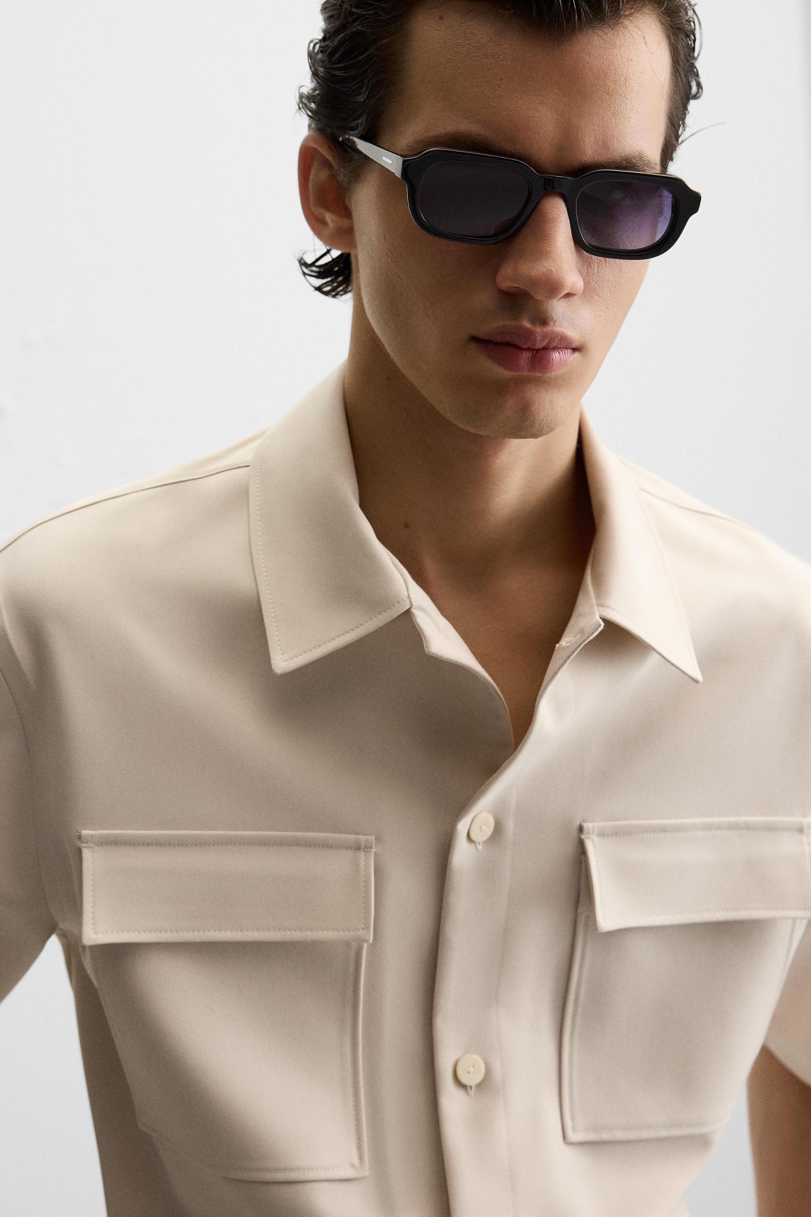 RELAXED FIT OVERSHIRT Product Image